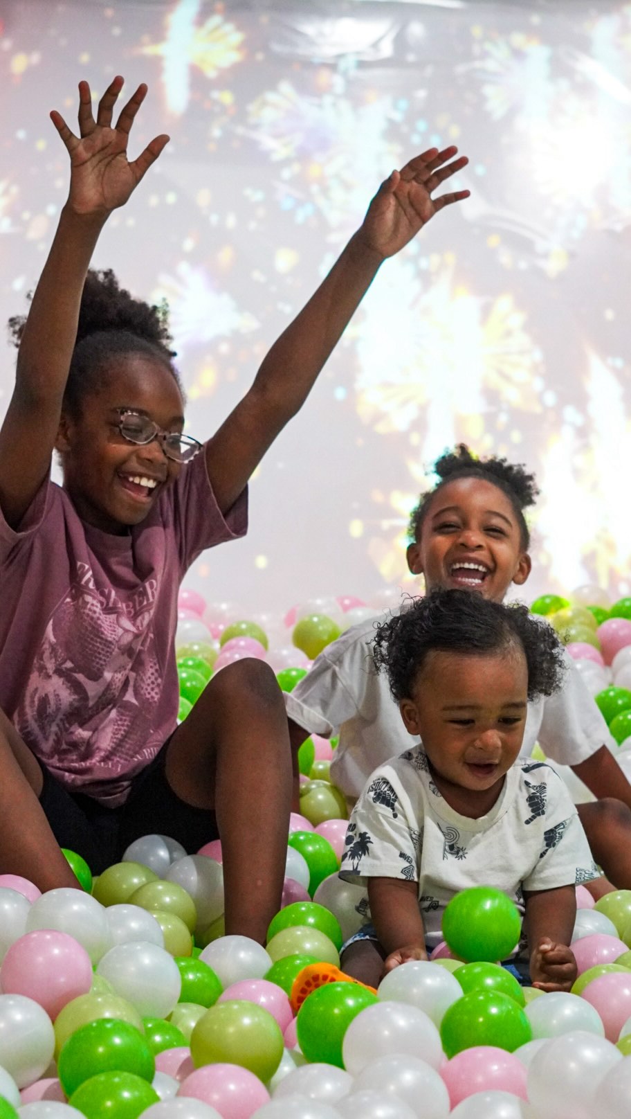 Orlando’s newest play space is here! Say hello to @archiesplay.cafe
If you’re a homeschool family looking for a super fun way to mix learning with play Archie’s is the place to be!
Whether it’s creative playtime, sensory exploration, or a cozy spot for a cup of coffee this is the ultimate spot to unwind and let the kids get their energy out while you recharge.
Here’s what you need to know:
🔴It’s $22.50 per child for two hours of play or $35 for unlimited.
⚫️You must purchase their cute Archies socks $3 but don’t worry you can use them again and again.
🔵 memberships are available for families or individual plans.
Archies is located at 📍11764 East Colonial Dr. Orlando FL, 32817
If you are ready for a spot where fun and learning go hand-in-hand @archiesplay.cafe is it. Thank you @archiesplay.cafe for having us!
Orlando Mom | Orlando Family | Orlando Kids
#orlandomom #orlandofamily #orlandokids #thingstodoinorlando #orlandohomeschool