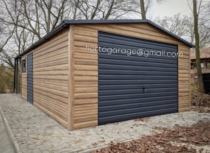Wir stellen unsere Garage vor:
📏Abmessungen:
– Breite: 6 m
– Länge: 6 m
– Höhe: 3 m
Farbgebung:
– Wände: Holzoptik
– Tor und Verkleidungen: Graphit
🚪🔩Konstruktion:
– verzinkter Stahlrahmen
– Verkleidung aus Trapezblech
– Satteldach mit Blechdeckung
- zusätzlicher Seiteneingang (Tür)
– Fenster
✅Vorteile:
– ästhetisches Erscheinungsbild
– Langlebigkeit und Witterungsbeständigkeit
– großer Nutzraum
🚗🧰🎿Verwendung:
– Garage für ein Auto
– Lager oder Werkstatt
– Abstellraum für Werkzeuge und Gartengeräte
💻📲👨💻 eine ähnliche Garage oder andere Details wünschen, mailen Sie hortogarage@gmail.com, gehen Sie auf den Link in der Bio oder rufen Sie an
📞 +49 177 4242452
📞 +49 152 246 74 361
