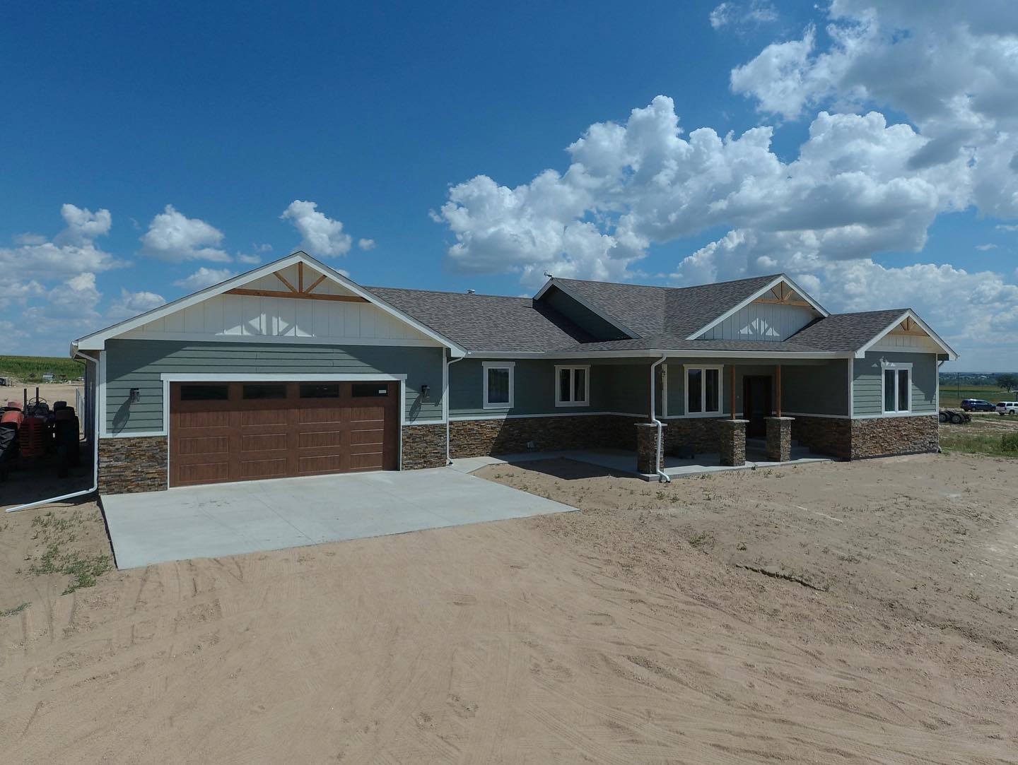 Taking a moment to appreciate the exterior of our last custom home 👀
#customhomes #customhome #customhomebuilder #farmhouse #farmhousestyle