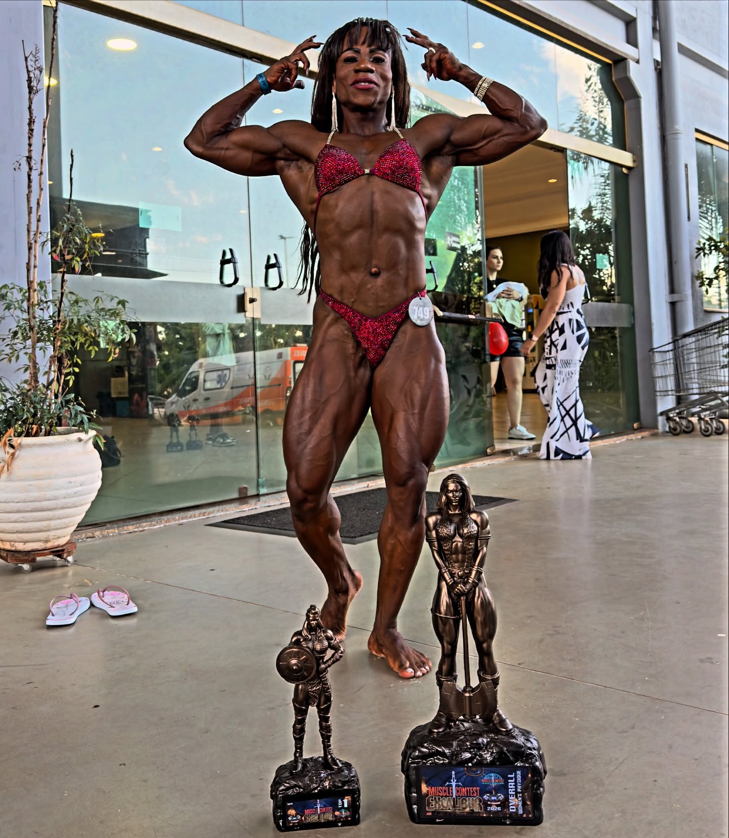 E assim estreamos como treinador na categoria Women’s physique.
@jackemaromba campeã overall Muscle contest Ribeirão Preto.
.
Grato a @gilkss.nutri que me permitiu realizar esse trabalho com a Jack,
E ao @vtrderico que esteve na linha de frente dos treinos de pose e todo trabalho de apresentação.
E ao meu irmão @wagnerbenzoni que esteve presente fortalecendo em todo suporte necessário.
Que Deus continue abençoando nossa caminhada…
.
Agora vamos rumo ao desafio maior @arnoldclassicbr 🔥
.
#LacerdasTeam