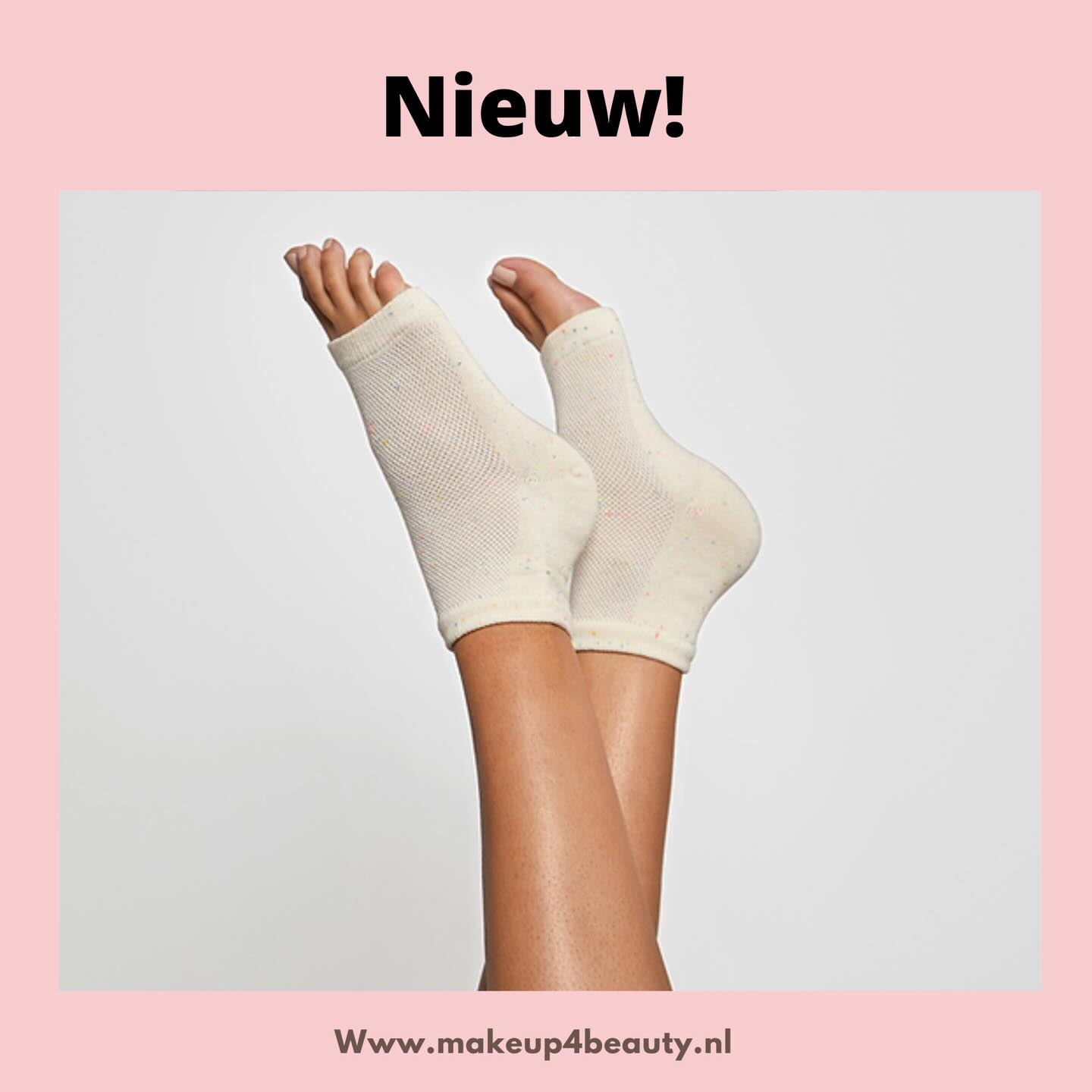 √ De isolerende gelvoering verwarmt de huid, waardoor behandelingen de huid effectief kunnen voeden en vocht vasthouden.
√ Verzacht en herstelt een droge, gebarsten huid voor zachtere, gezondere voeten en beschermt tegen schadelijke invloeden.
√ Hydrateert en verzacht ruwe hielen en handen voor een glad gevoel.
√ Combineer met je favoriete vochtinbrengende crème voor de ultieme spa-ervaring.
√ De verpakking dient als herbruikbaar opbergzakje.