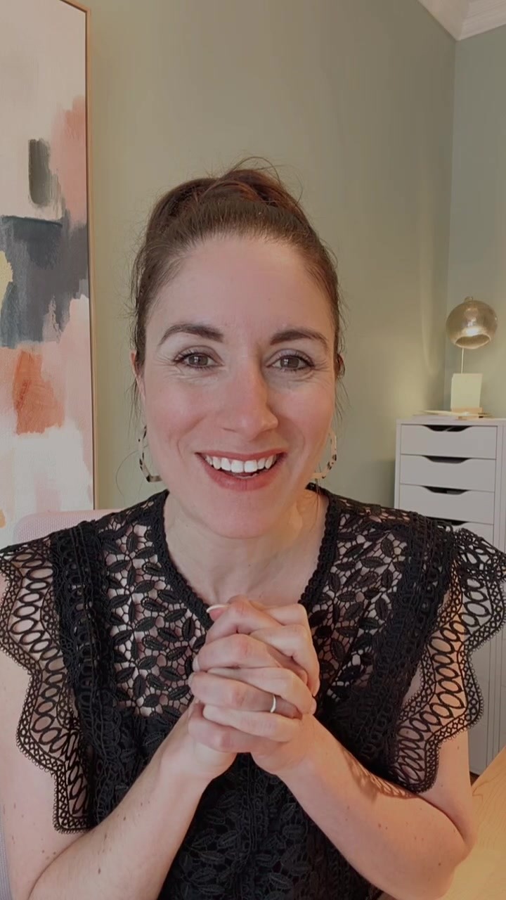 PRÊTE POUR LA CROISSANCE 🌱 ?
Voici TOUT ce que vous devez savoir sur mon programme d’accompagnement signature qui vous permet de revoir votre relation au temps ⏳.
Je vous parle aussi de l’offre exclusive qui s’envolera le jeudi soir 16 avril.
Pour obtenir les détails de cet accompagnement unique, commentez « CROISSANCE » et je vous partagerai le lien 💫!
J’ai si hâte de vous accompagner!
Émilie xo