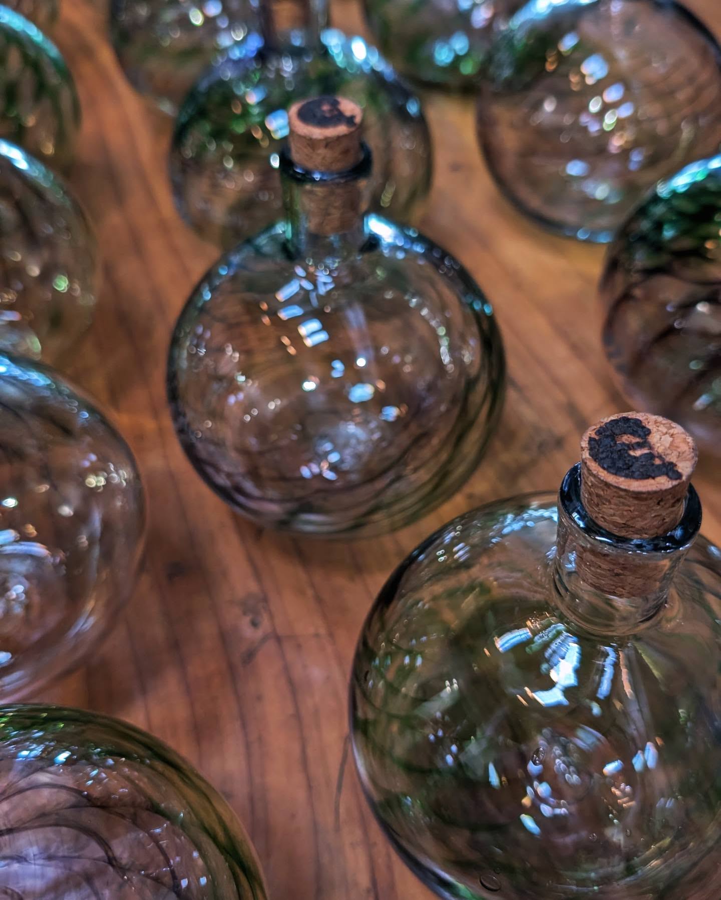 "Beyond the Horizon" Bottles for @paloaltontwks event look like the quite epic take home gifts. Have an equally amazing weekend in Monterey!
.
.
#privateevents #corporate #outing #team #teambuilding #bottles #gifts #whyistherumgone