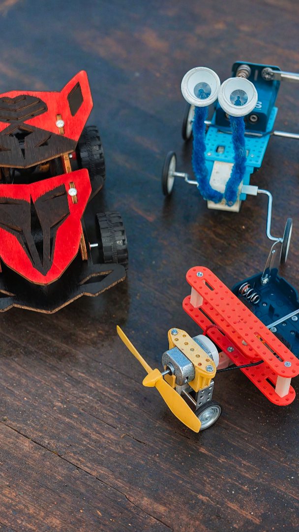 3-in-1 Steam Robot Kit. learning made fun!
Let the little engineers create, explore, and innovate! 🔧✨
#RoboticsForKids #DIYRobot #educationaltoys
#explorepage #stemtoys