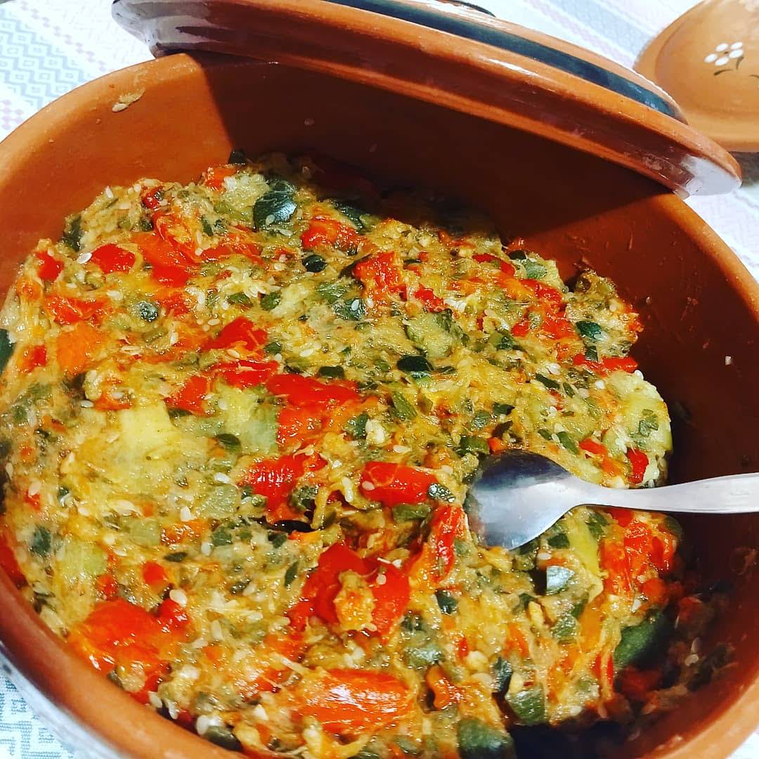 This week’s pre-meal menu is live — rustic flavors from France, Portugal & Tunisia, portioned for two and ready at our weekly pick-up points. Link in Bio #TerrAjuda #WeeklyMenu #ComfortFood #MealPrep #FreshMeals #HomeCooking
