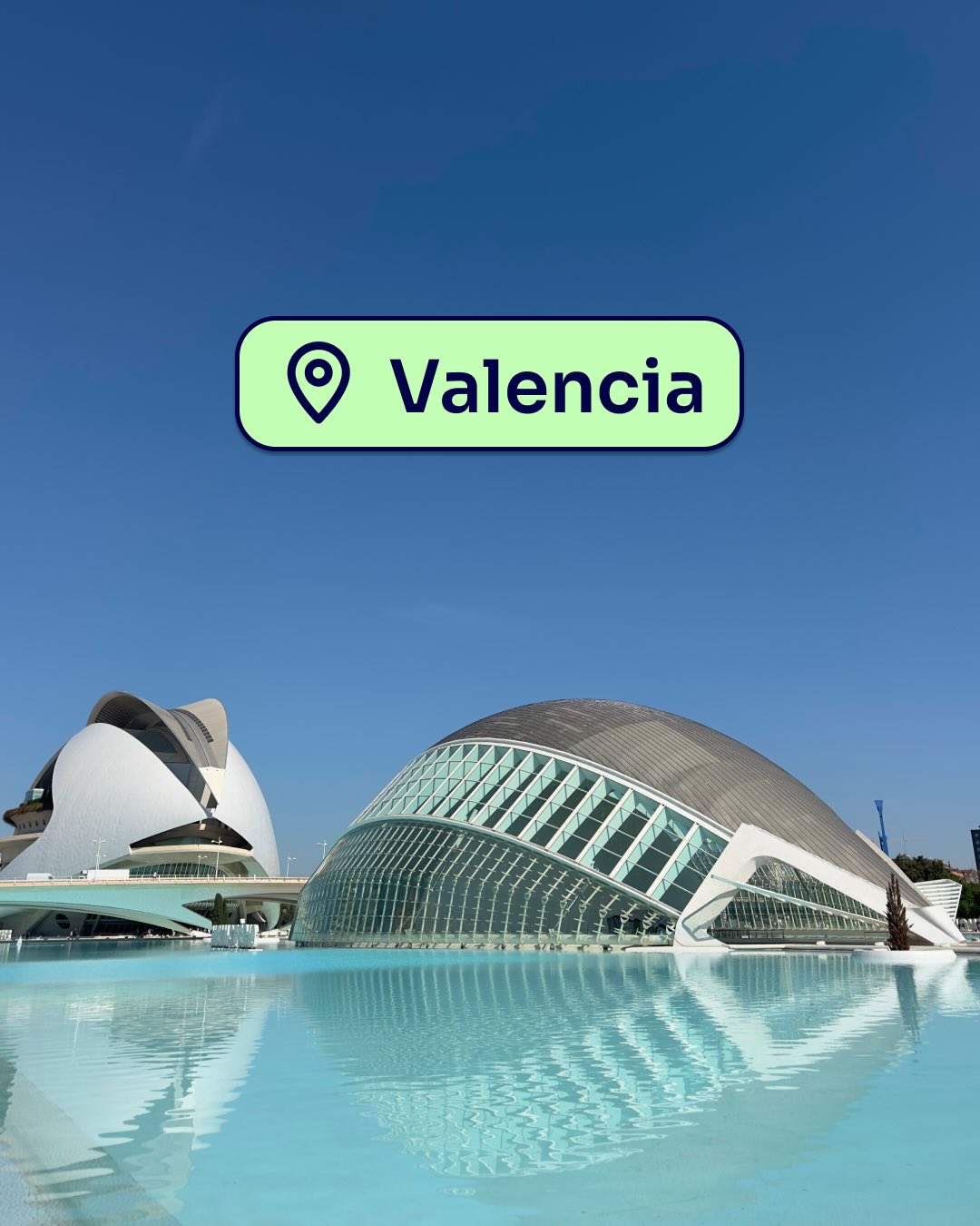 I managed to squeeeeze in a quick trip to Valencia (#eurosummer has started and I am ready) last weekend and so of course my camera roll is full of inspo picks and so of course I needed to share them!
Spain is such a beautiful place for colour palette inspiration, and so many street markets and interesting pottery for even more inspiration! Here’s a few of my favourites.
Let me know your favourite place for inspiration too!