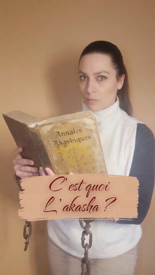 Quelle que soit la vie que nous lisons dans les annales akashiques — qu’il s’agisse d’une sorcière brûlée lors de l’Inquisition, d’une reine d’une ancienne peuplade, d’un mendiant ou d’une personne ayant commis des actes très sombres —, elle a toujours un but et une incidence directe sur ce que nous vivons ici et maintenant. ✨
Ce qui importe véritablement, ce n’est pas le statut ou la moralité de cette vie passée.
Ce qui compte, c’est la résonance, le lien subtil qui existe entre cette ancienne vie et notre existence actuelle.
C’est sur cette incidence que nous travaillons :
✨ comment ce lien peut-il être libérateur ou, au contraire, source de souffrance ?
✨ comment comprendre qui nous sommes aujourd’hui à travers cette résonance ?
✨ comment transformer ce qui nous dérange, nous fait mal ou nous empêche d’exprimer pleinement une part de nous-mêmes ?
Le rôle de la lecture akashique n’est pas de glorifier ou de condamner.
Il est avant tout libérateur.
Il nous invite à comprendre, à guérir et à nous transformer en conscience. 💫
Cette vision de la lecture akashique résonne-t-elle en vous ?
Avez-vous déjà perçu un lien clair entre une vie passée et un schéma de votre vie actuelle ?
Partagez vos réflexions en commentaire, je vous lis avec la plus grande attention. 👇❤️
#lectureakashique #spiritualite #developpementpersonnel #eveilspirituel #berengeremusard