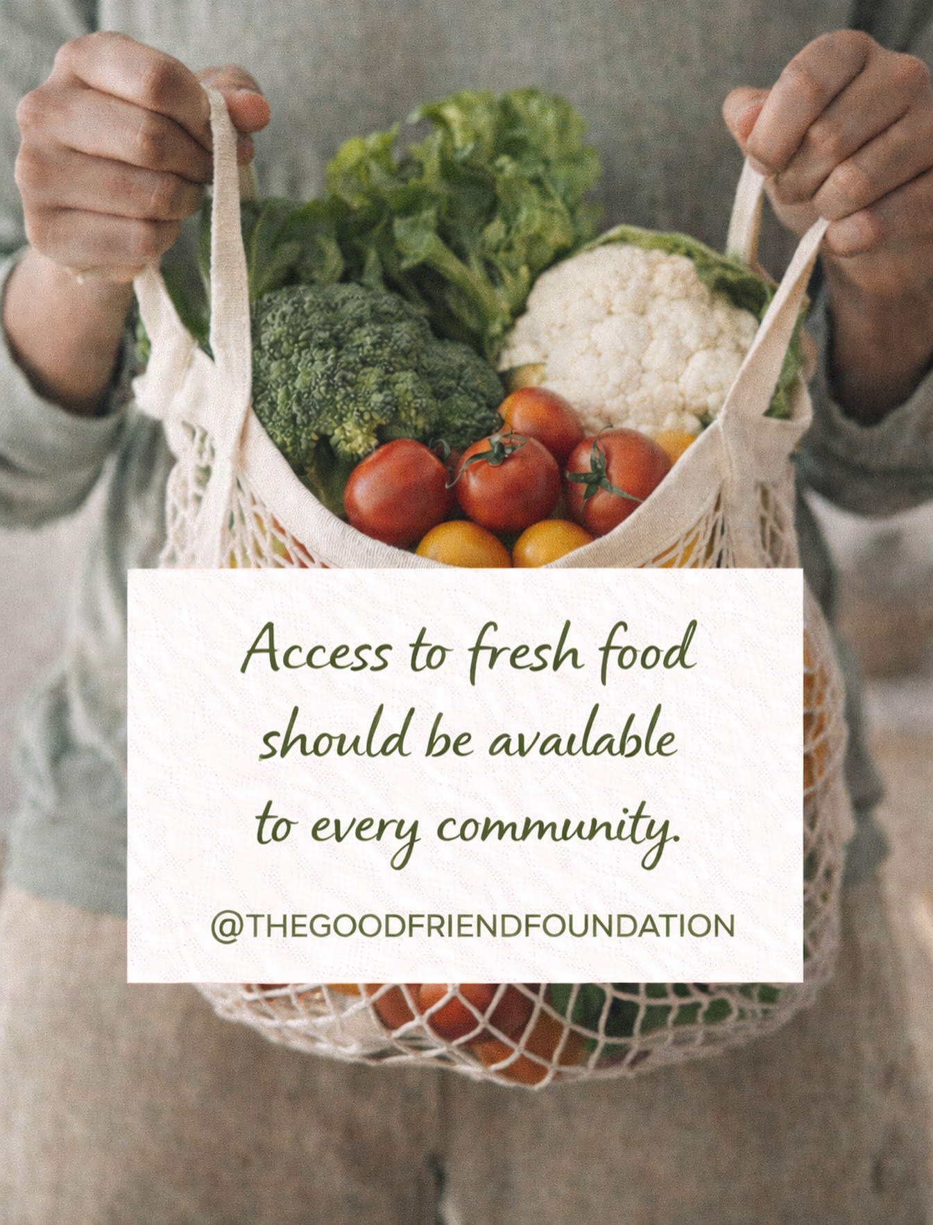 Access to fresh food should be available to every community.
El acceso a alimentos frescos debería estar disponible para todas las comunidades.