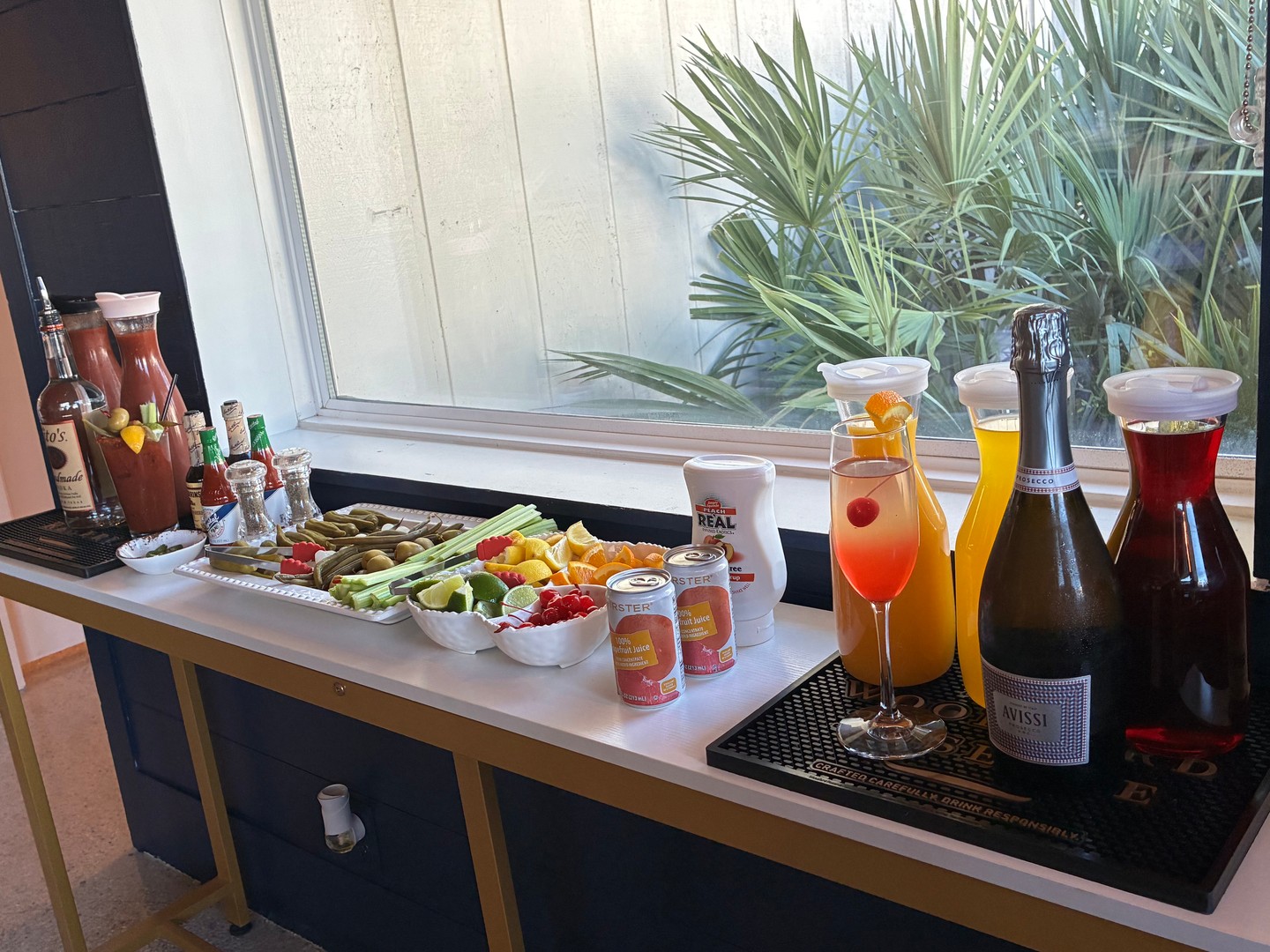 Build it your way. 🍊🍅🥂
Our Bloody Mary & Mimosa Bar is waiting every Saturday & Sunday from 9AM–4PM. Grab your crew, sip something refreshing, and make brunch the best part of your weekend.