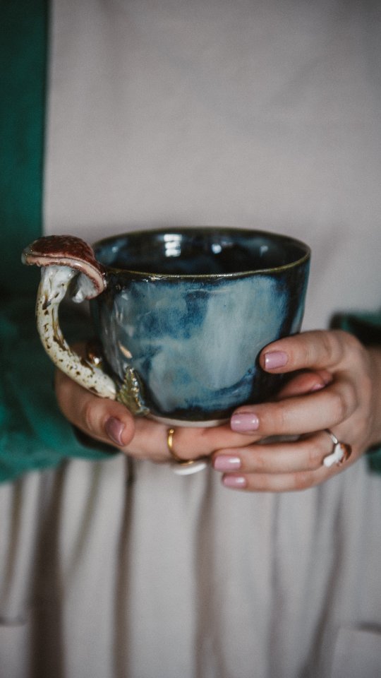 One of the most magical parts of ceramics ✨ Opening the kiln never feels the same twice. Every glaze, texture, crackle, and tiny detail tells its own story.
Slow handmade moments from our little studio near Munich 🤍
handmade ceramics | ceramic artist | pottery studio | slow living | kiln unloading | handmade pottery | ceramic process | artisan ceramics | pottery lover | earthy home decor | ceramic art | handmade in Germany