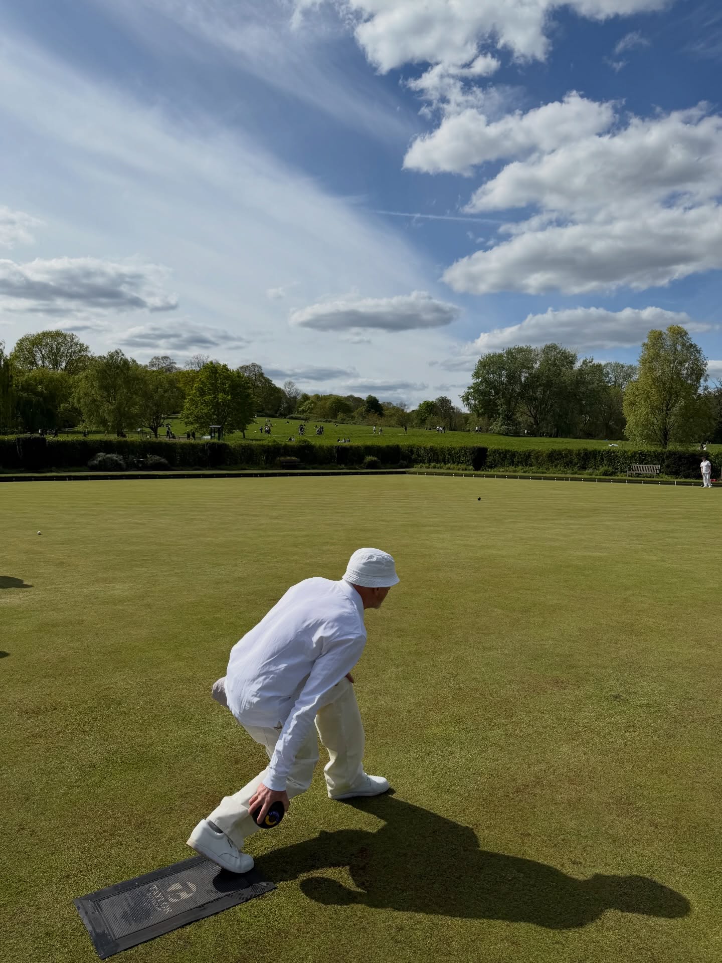 Glorious spring day. We’re the luckiest little club in the world!
#lawnbowlsforlife #parliamenthill #hampsteadheath #lawnbowls #parliamenthillbowlsclub