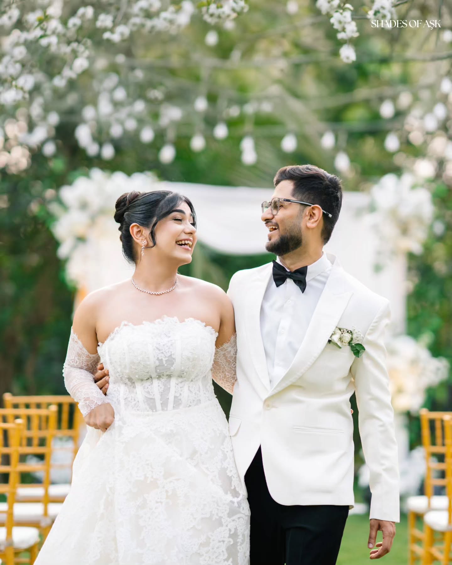 Small celebration, big emotions.
Where love feels warm, close, and real.
Mandar & Shrishti’s engagement story 💍
@shadesofask
