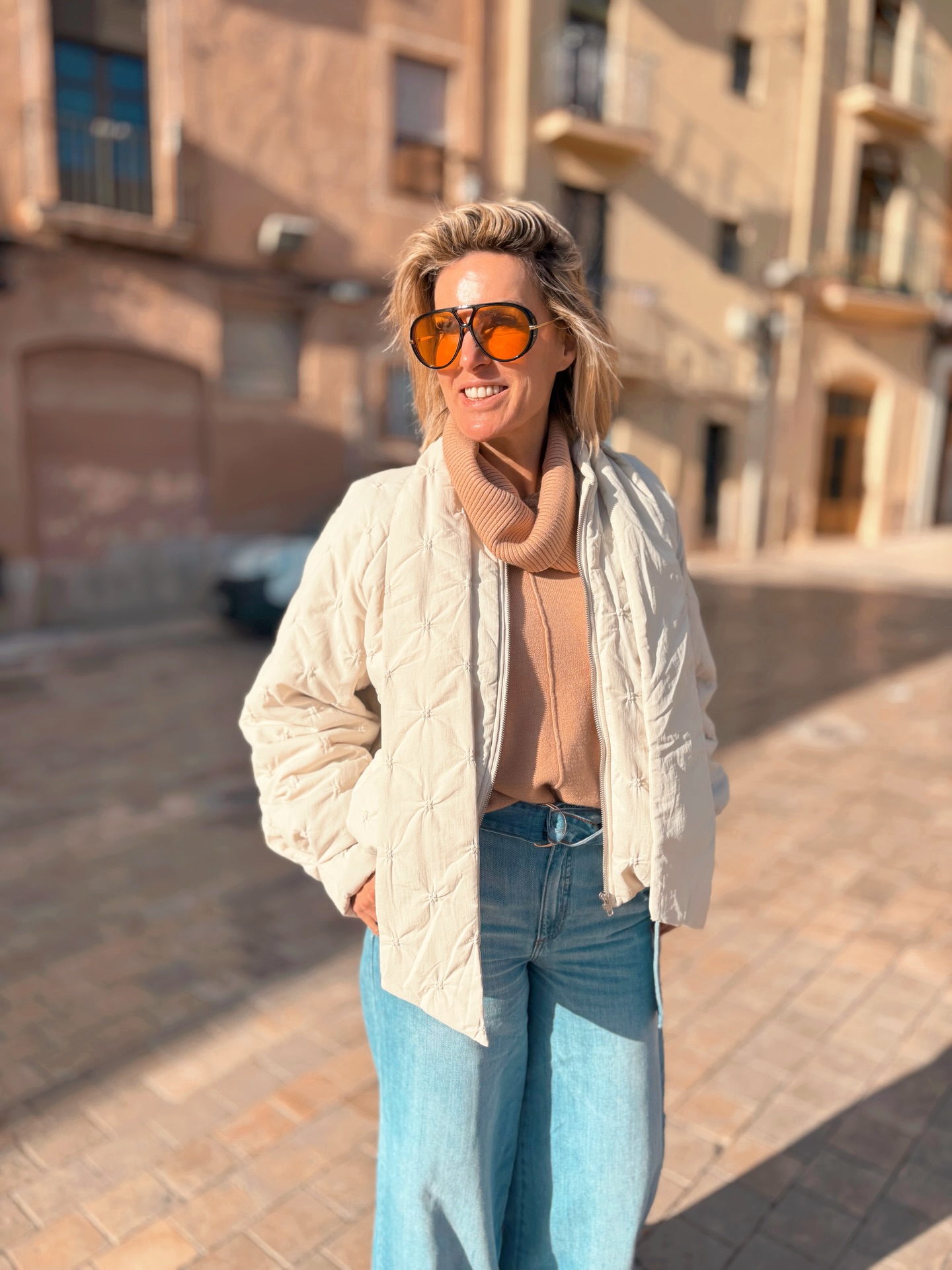 Jacket met sjaaltje : € 99,99