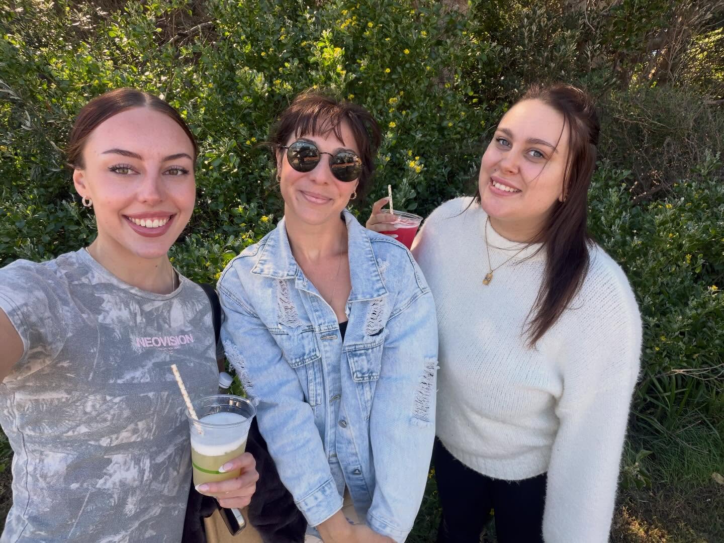 The girls, the markets, the sunshine ☀️
