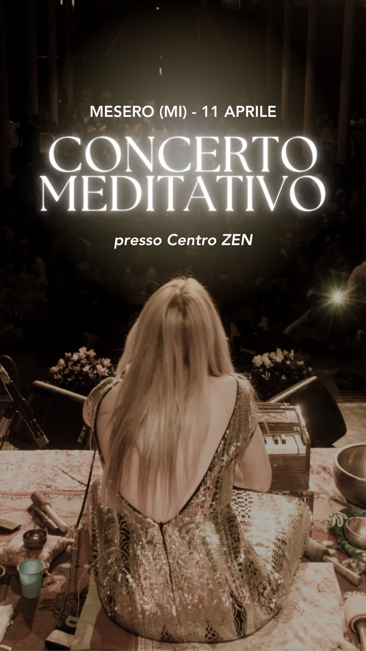 Viviamo spesso nell’illusione di essere unicamente ciò che possiamo toccare, vedere o misurare. Ci identifichiamo con la nostra forma fisica, con i suoi limiti e le sue fragilità, e in questa identificazione finiamo per sentirci finiti, vulnerabili. Inevitabilmente soli.
Ma è davvero così?
In realtà, è proprio questa percezione di isolamento energetico a tenerci in pugno, alimentando una paura che ci allontana dalla nostra vera natura.
Il percorso spirituale, tuttavia, ci svela un gioco diverso. Avanzare nella consapevolezza significa iniziare a comprendere che il corpo non è il fine, ma il mezzo. È un’astronave preziosa, un tempio sacro, uno strumento di viaggio che ci è stato affidato per interagire con questa realtà e fare esperienza della vita in tutte le sue sfumature ✨
Noi non siamo quel tempio; siamo ciò che lo abita.
Riconoscere questa distinzione è l’atto di libertà più profondo che possiamo compiere.
Quando smettiamo di crederci separati, l’illusione della solitudine svanisce, lasciando spazio a una connessione che attraversa ogni cosa e permea tutto.
🤍 Momenti di riflessione dal Concerto Meditativo che ho tenuto pochi giorni fa, l’11 aprile, presso il Centro ZEN di Mesero (MI).
Un momento dedicato al silenzio, al suono e alla riscoperta di ciò che vibra oltre la superficie del visibile.
Grazie per esserci stati! 🙏🏻
#centrozen #concerto #crescitapersonale #spiritualità #meditazione