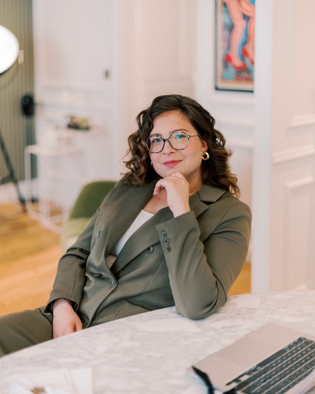 Planning a wedding is a long conversation. Meetings where we refine, imagine, and turn a vague wish into a concrete project.
This behind-the-scenes work, invisible in the day-of photos, is where everything actually happens. It's what we love most about this job — accompanying each couple through that journey, step by step.
@mc2monamour @franzladouce
Paris wedding planning · Wedding planner IDF · Wedding preparation