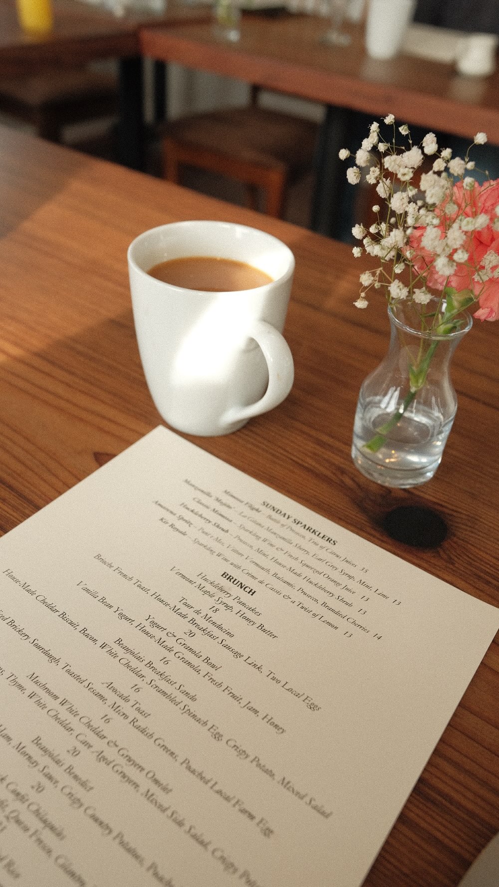 A slow Sunday morning, a walk through our garden, brunch in the atrium, and conversations among friends. 🌸
#SundayFunday #Brunch #WeekendVibes #Mendocino #NorthernCalifornia
