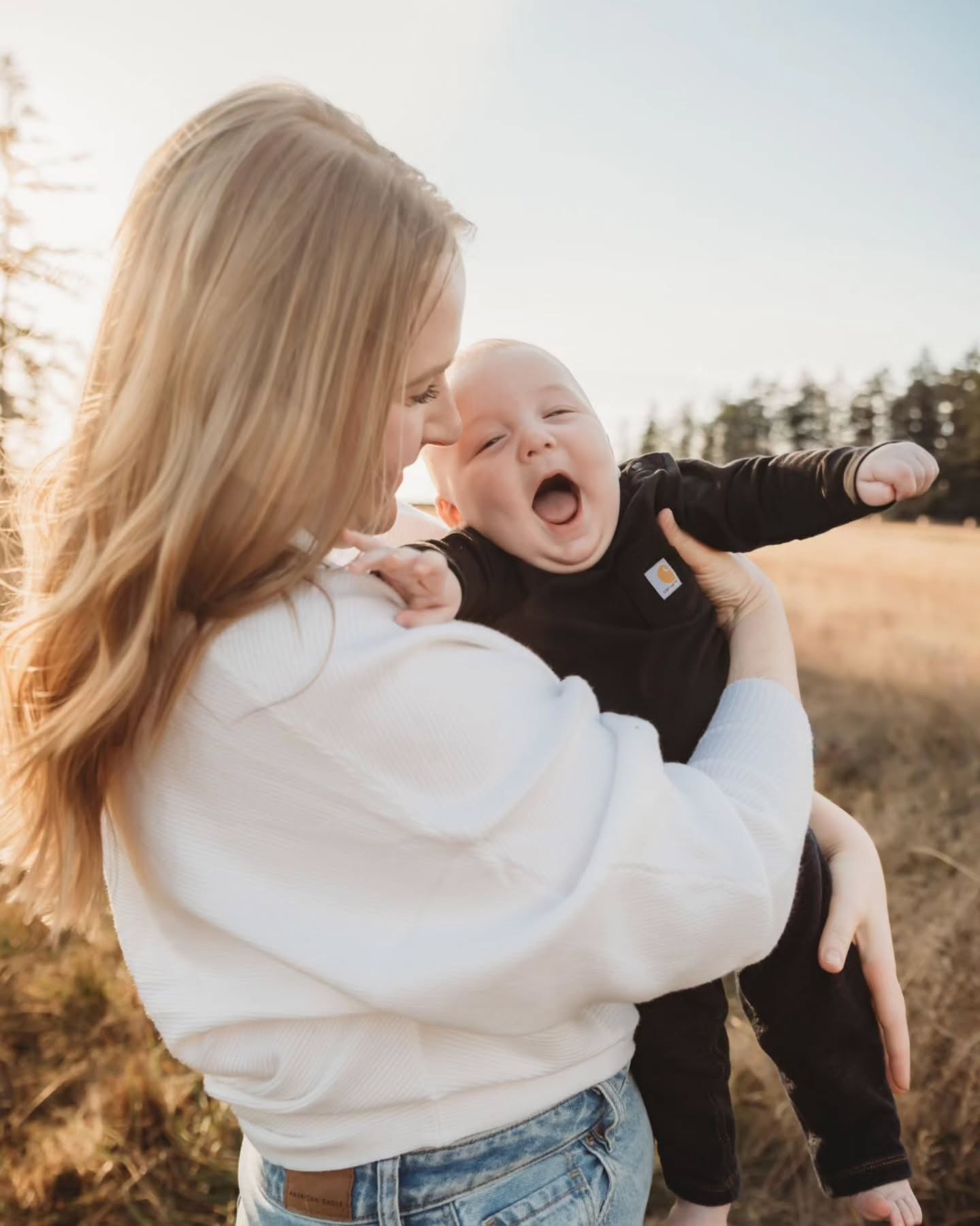 Often, as mothers, we find ourselves capturing all the memories but hardly ever in any... All of us mothers want to feel pretty for a day and make memories with our family that we get to keep a lifetime 🫶
Spouses just trust me on this one... book the photoshoot 📸❤️✨️
•
•
•
#mothersdaygift #capturewhatmatters #radlovestories #familyphotographer #santanaphotographyllc
