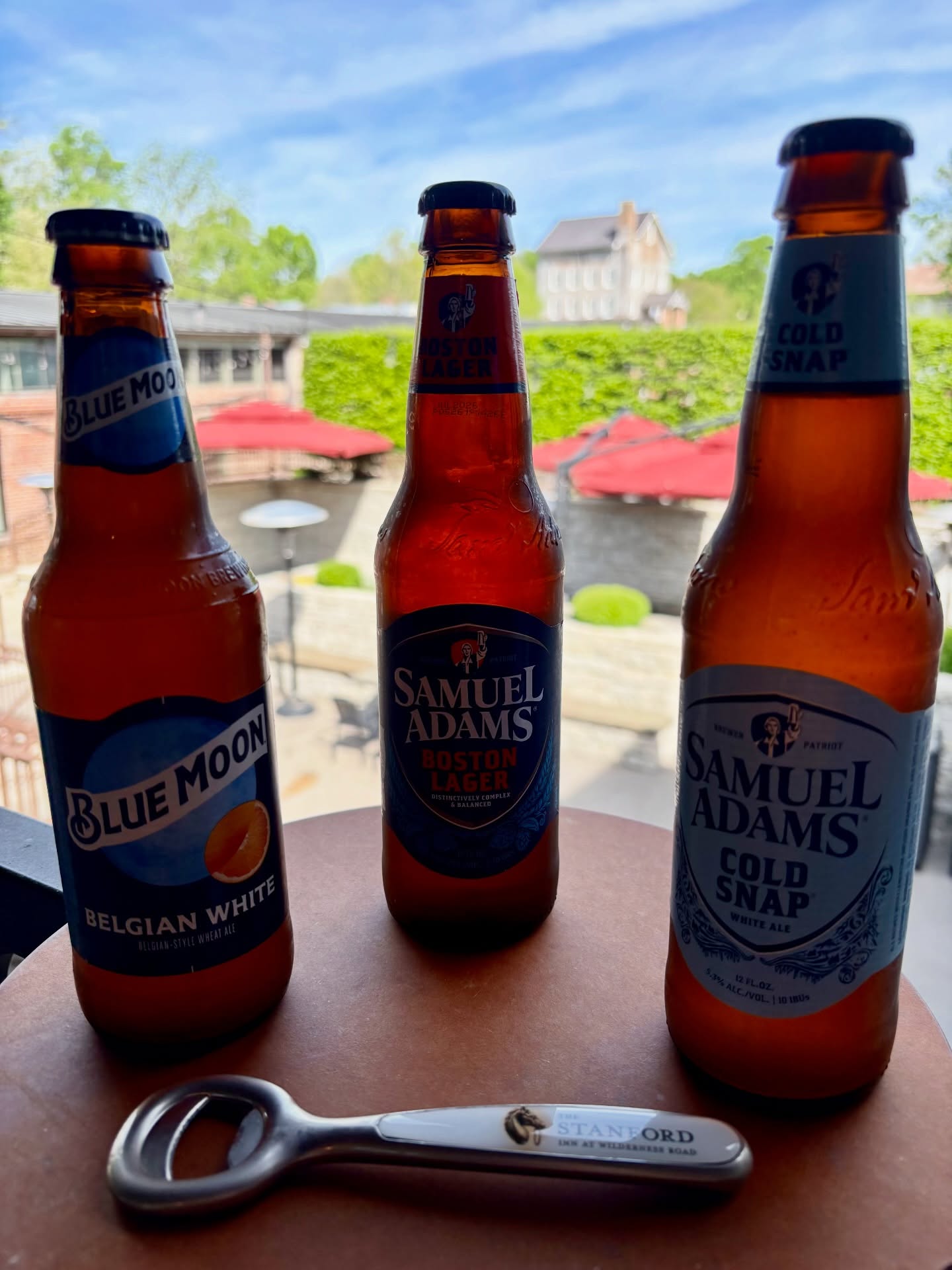 Lunch plans? We’ve got you covered. 🍕🥗
Join us today from 11AM–5PM for our lunch special.
Stick around for Happy Hour starting at 3PM. 🍻
Our terrace is open, and we’ve added some new beers to the menu — perfect for a sunny afternoon. ☀️🍺
#MamaDevechios #LunchPlans #HappyHour #EatLocalKY #ItalianDining