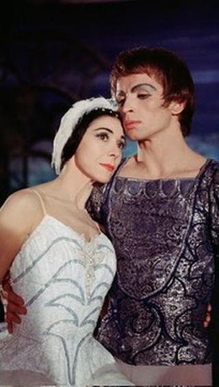 Rudolph Nureyev and Margot Fonteyn in “Swan Lake”
Follow @operavoci for more videos
#swanlakeballet
#margotfonteyn
#rudolphnureyev