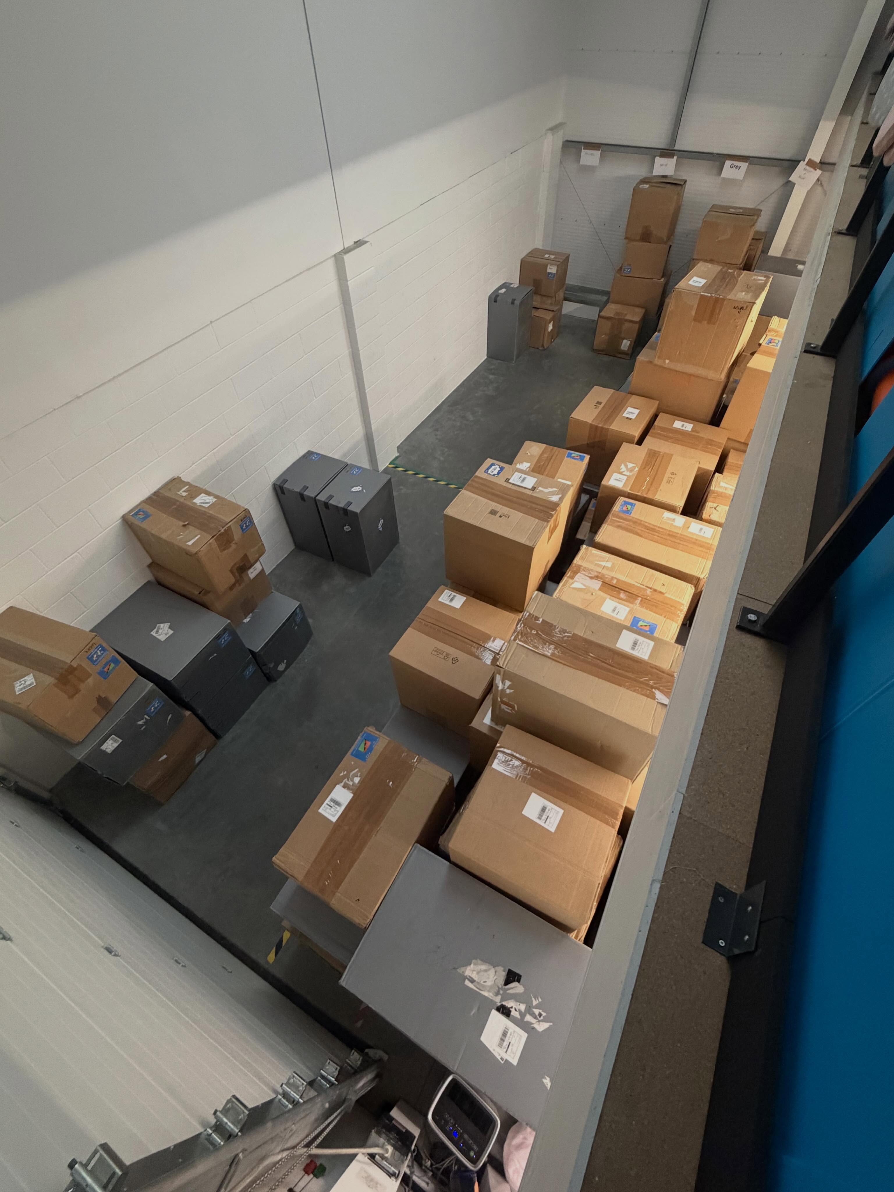 Back to business as usual at the unit, and another record week! Nearly 200 boxes of softplay heading out this week, and 21 sleepover sets!
There are still 24 hours remaining to order for the coming weekendā¦
#softplayhire #softplayhirelondon #sleepoverparty #sleepoversetup #softplayhireuk