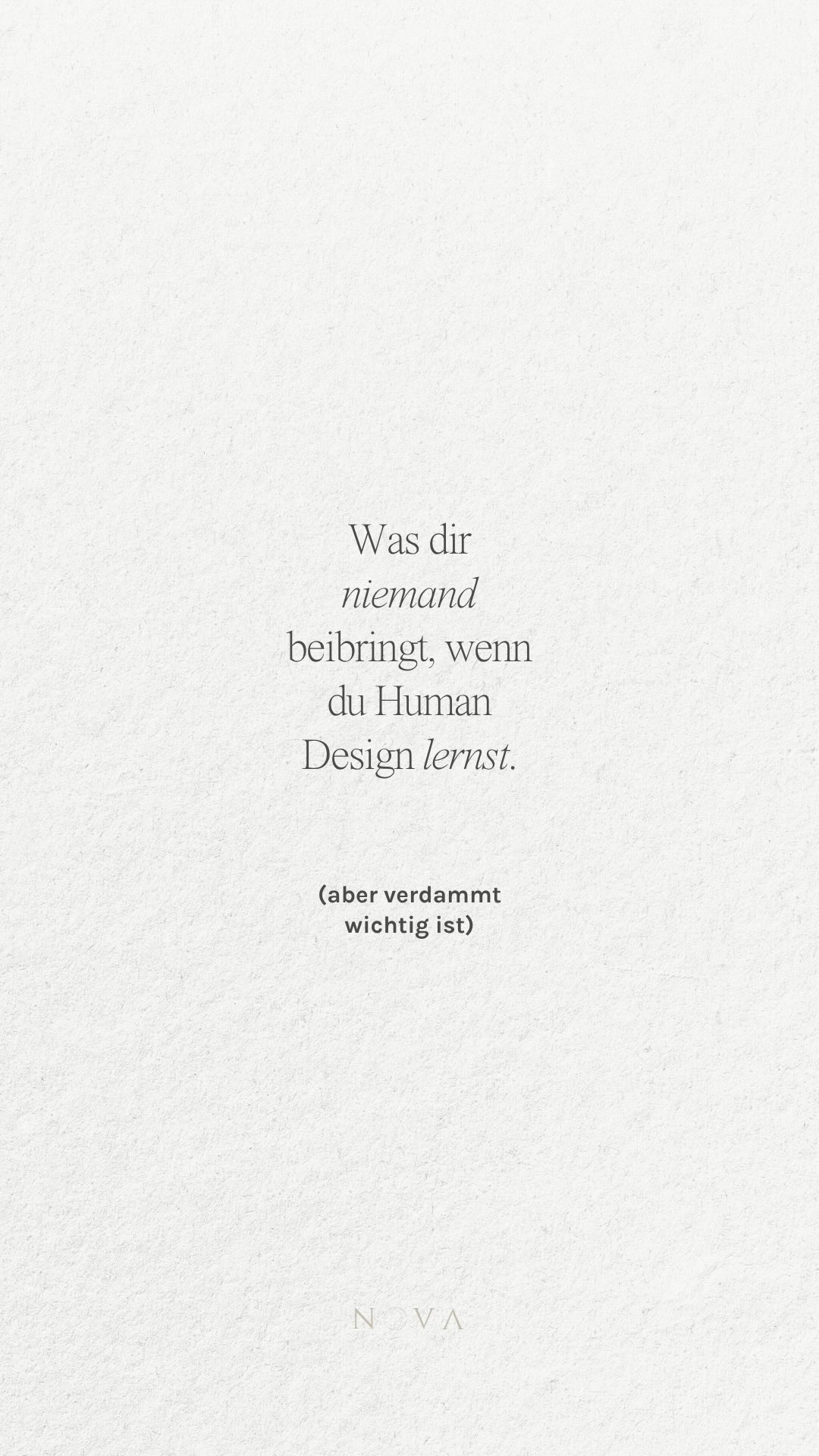 DAS ⤹
Wie du dieses ganze Wissen letztendlich lebst und ganz natürlich verkörperst.
Wie du in deine eigene, besondere Energy kommst.
Und wie du das Maximum deines Potenzials anzapfst.
Human Design wird gerade im deutschsprachigen Raum super kognitiv vermittelt - so ein bisschen wie in der Schule. Viel Wissen weitergeben, aber wenig Anwendung. Wenig Experimentieren. Wenig Raum fürs Spüren und Erleben.
Aber letztendlich ist Human Design kein starres, theoretisches Konzept. Sondern ein gelebtes Experiment.
Es ist Selbsterfahrung. Verkörperung. Hingabe.
All das wird an den allermeisten HD Schulen niemandem beigebracht.
Doch genau das ist es, was dieses Tool erst so kraftvoll und transformierend macht.
Nicht, weil du weißt, was Tor 6 in der Linie 3 bedeutet. Sondern weil du diese Qualität erfährst und spürst. In deinem alltäglichen Leben.
Für mich war deshalb immer klar: Mein Ausbildungsraum wird anders.
Ich bringe dir nicht NUR bei, wie du Charts liest. Sondern wie du verkörperst, was du weitergibst.
Sodass du dich selbst erstmal spürst. In dir ankommst. Und so ganz allein über dein Sein Wirkung hast.
Du magst dabei sein, wenn am 04.04. erstmalig die Türen öffnen und deine eigene Reise hin zu tiefer Selbsterkenntnis und einer professionellen Analystin antreten?
Kommentiere SOURCE, um dich unverbindlich auf die Warteliste zu setzen und dir exklusive Boni zu sichern. 🤌🪩🎓
——————————————
HUMAN DESIGN
SELBSTERMÄCHTIGUNG
AUSBILDUNG
#humandesigndeutschland #selbstermächtigung #humandesignacademy #humandesignlernen