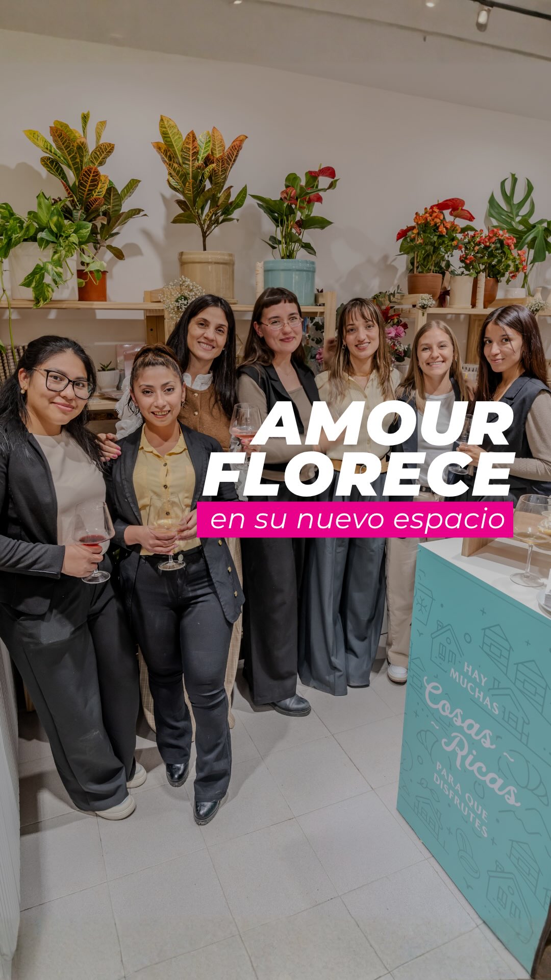 Amour inauguró su nuevo espacio 💐
Un nuevo lugar, la misma esencia…
y muchas historias empezando a florecer.
Entre brindis, encuentros y detalles que enamoran, así se vivió una noche que marca el inicio de esta nueva etapa.
Pasá por el reel y reviví todo lo que pasó en @amour.ush …