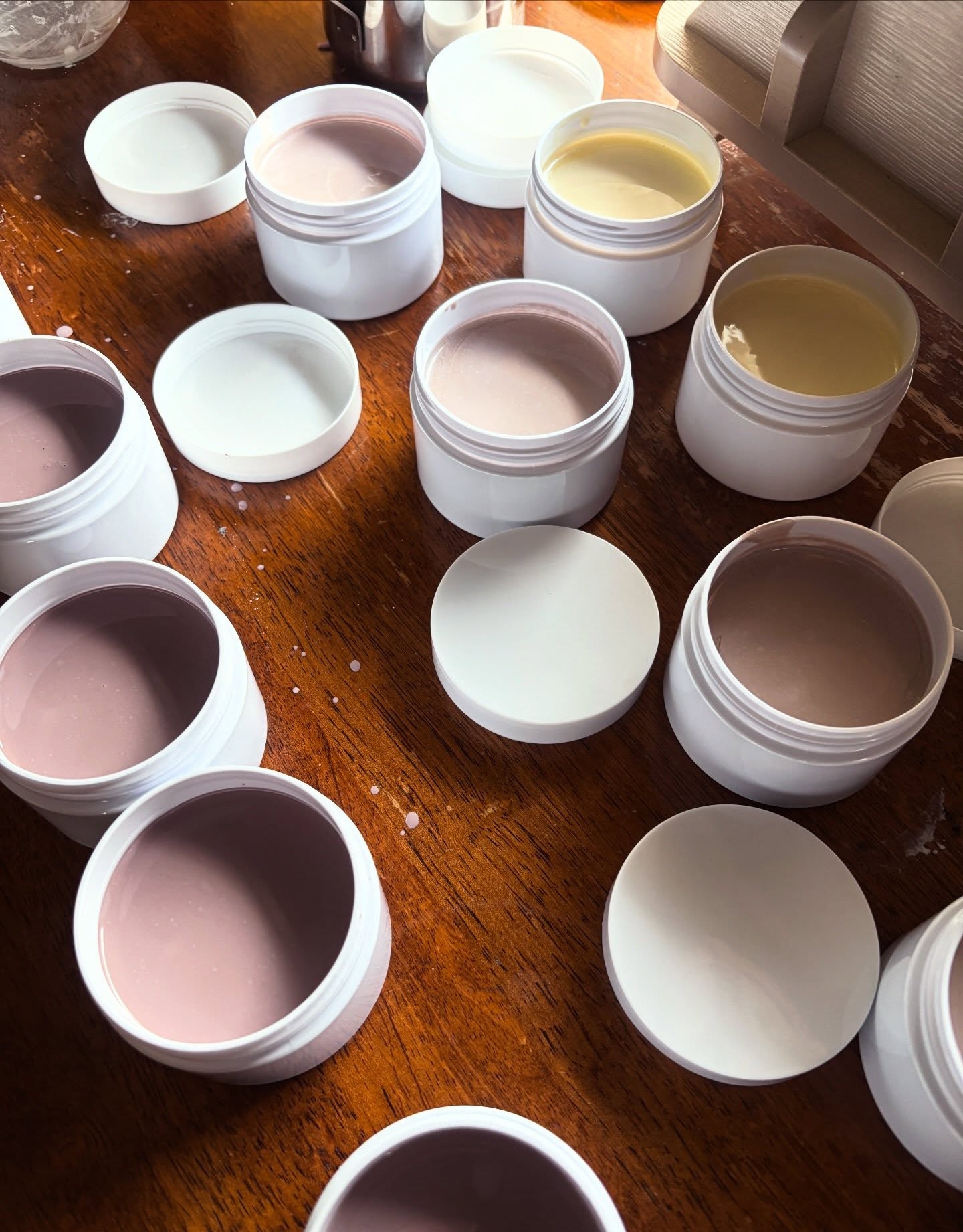 Any guesses??? 👀👀👀
#comingsoon #allnaturalskincare #smallbatch #madewithlove #handcrafted