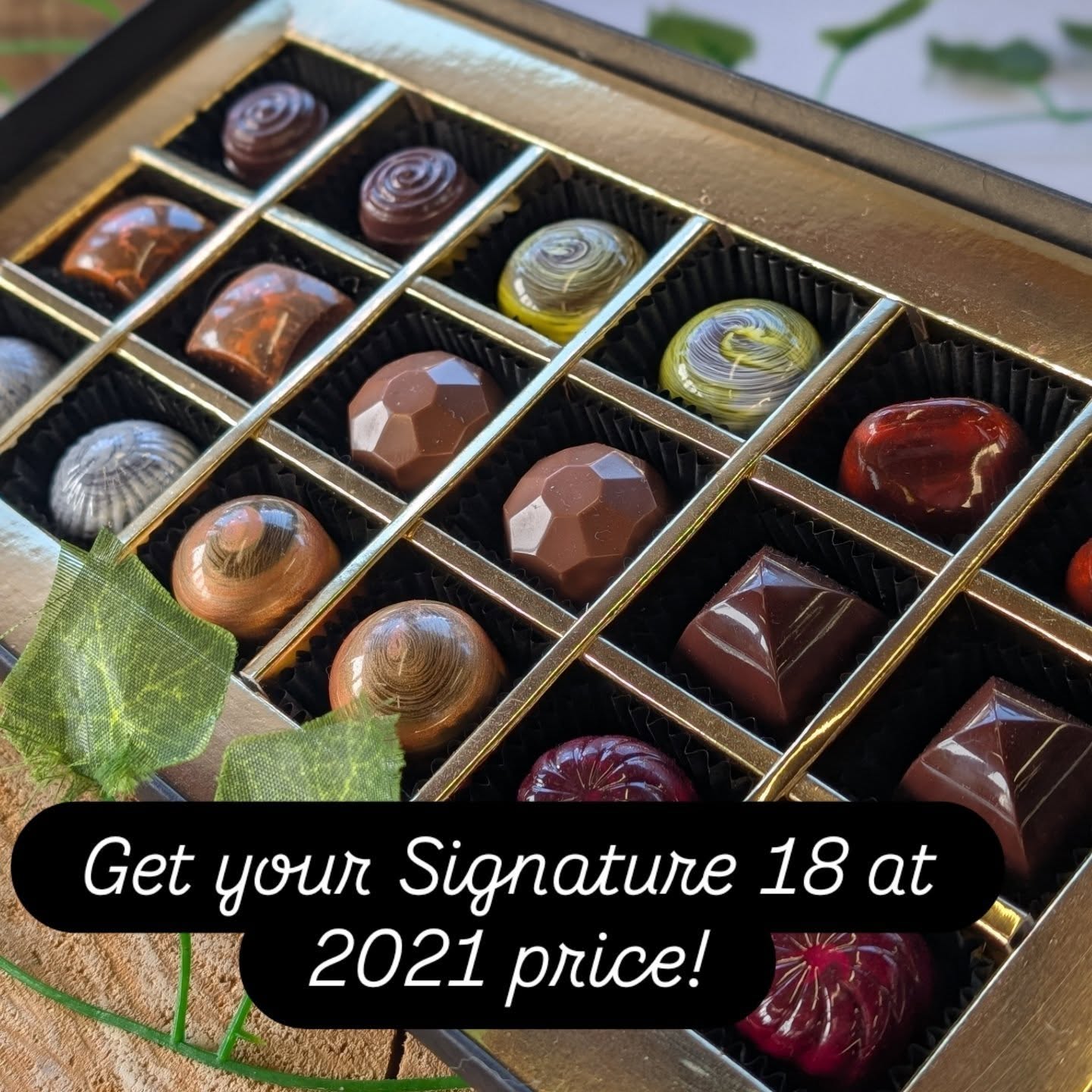 Andy will be @gmalvernfarmersmarket tomorrow from 9.00am until 2.00om, the first one this year outside in the Priory grounds.
We continue to celebrate our 5 years of @andrewkingchocolates784 and will have our Signature Eighteen at 2021 prices, that's £20.00 per box....
Hurry though, they may not last long 🤣🤣🍫🍫
www andrewkingchocolates@gmail.com
#farmersmarket
#artisanchocolatier
#artisanchocolate
#specialgift
#yumyum😋