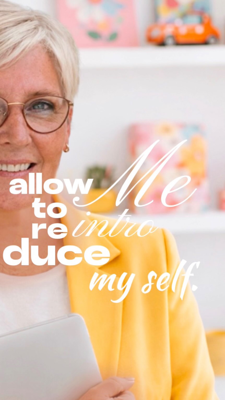 Voor alle nieuwe volgers….
🩷💛🧡
Dit ben ik…het gezicht achter Vrolijkkaartje en studioLOEZ.
Ik hou van kleur en positiviteit.
Ik hou ervan om bezig te zijn in mijn studio en om kaarten te ontwerpen.
Daarnaast hou ik van fotograferen, Curaçao (@curacao_vibes_ ) en de zon.
Welkom in mijn wereld van kleur en creativiteit.
@studio_loez
#kaarten #me #smallbusinessowner #twents #vrolijkkaartje