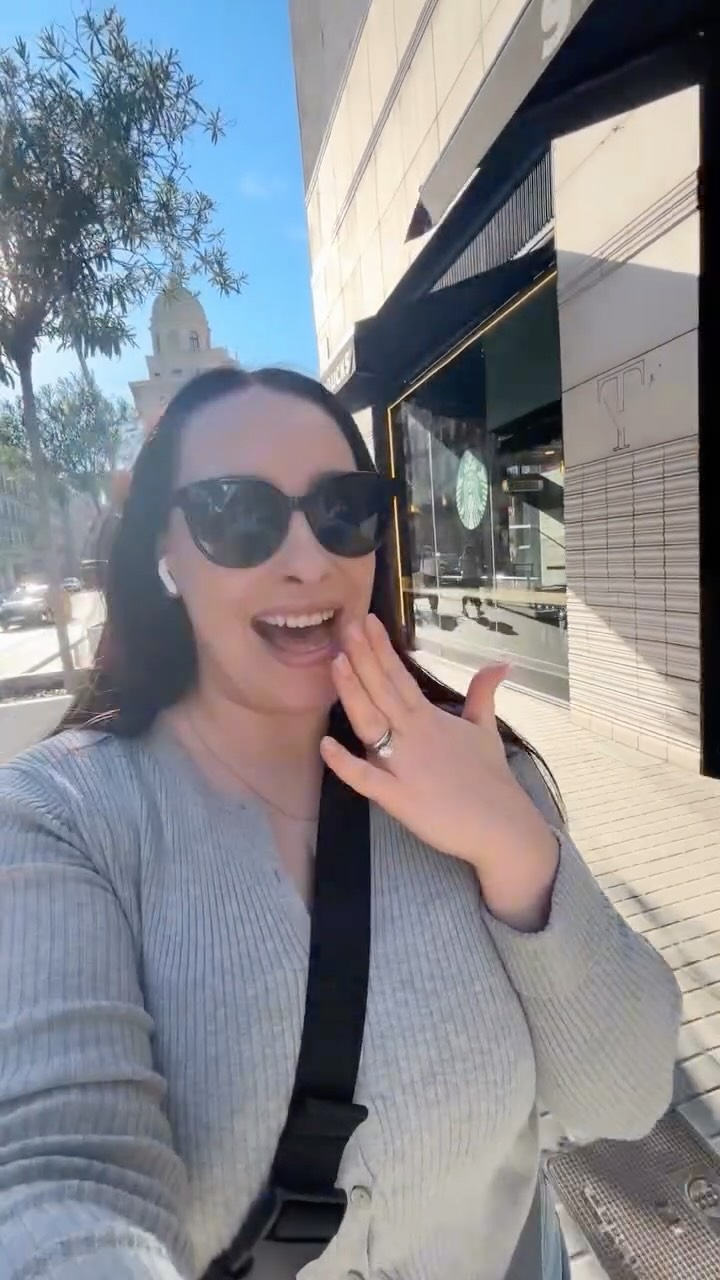 First few hours in Barcelona ✨ watch till the end for a surprise!
So excited I got to see @sephora flagship store. Tell me you’re a makeup artist without telling me, the only sightseeing that truly matters 🤣
#destinationmakeupartist #lifeofamakeupartist