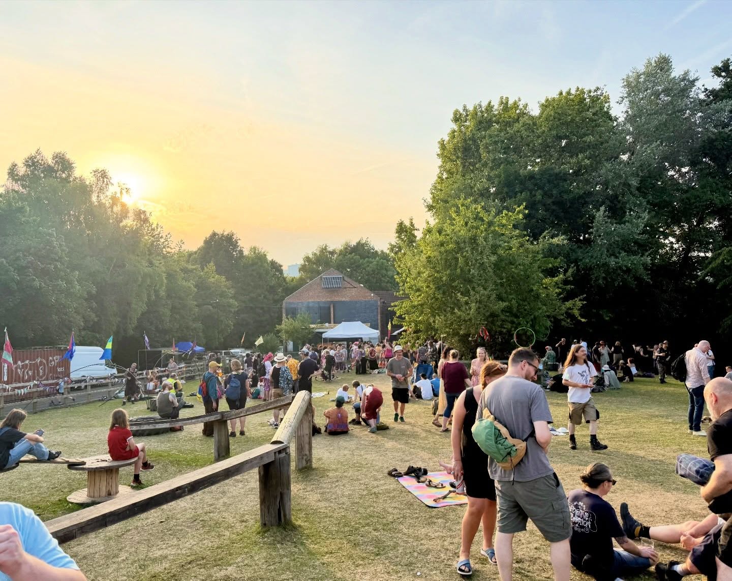 🎶 SAVE THE DATE - Heeley Festival - 20th June! 🍻
Get ready for a proper summer celebration with us!
We’re lining up a brilliant selection of music, incredible food, a well-stocked bar, quality stalls and of course plenty of adorable animals to meet 🐷 🐥
🎟️ FREE ENTRY (fundraiser for the farm)
📍 Heeley City Farm
📅 20th June 2026
Every visit helps support our charity and keep the farm thriving 🫶
Plenty more announcements coming soon… but for now, pop it in your diary!
Tag a friend you’d love to bring along 👇
#charity #festival #heeleyfestival #fundraiser #sheffieldissuper