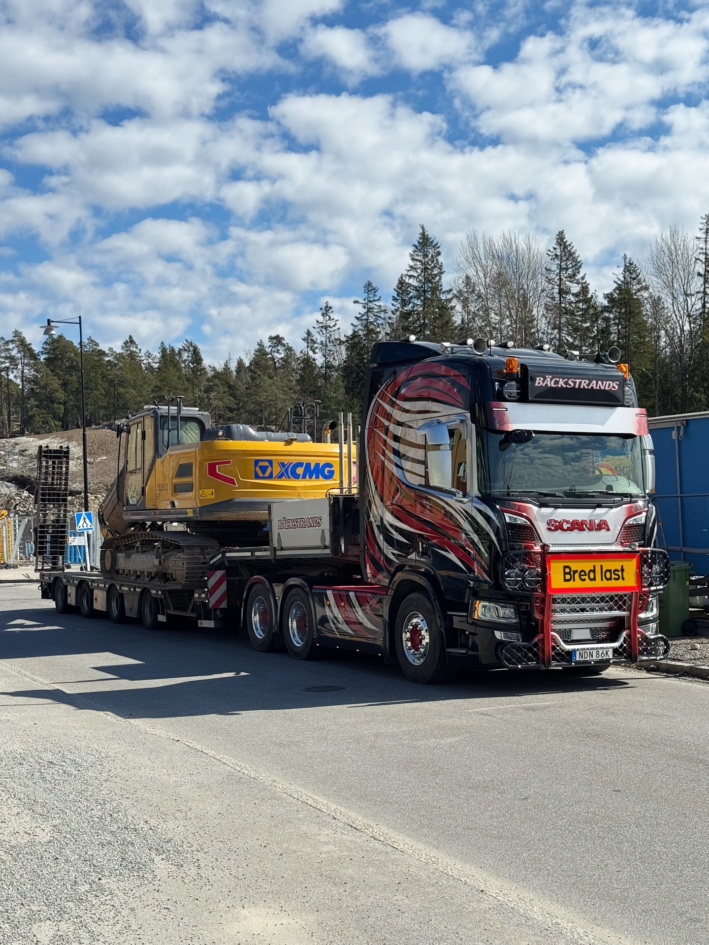 Snart ny vecka - Nytt uppdrag 😎
#bäckstrandstrailer #maskintransport
#söndagsnöje #nyveckanyamöjligheter
#xcmg