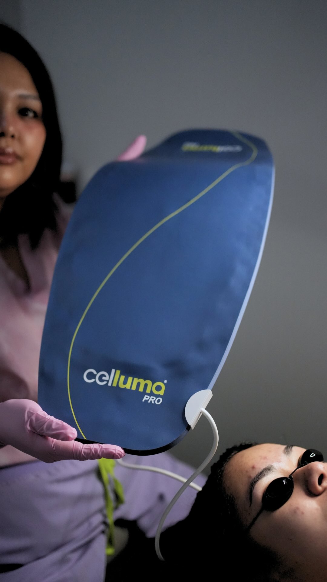 Hereâs whatâs really happening under those lights:
đ´ Red Light = Anti-Inflammation Queen
Calms rosacea, reduces redness, soothes irritation. This is the one your skin craves when itâs angry.
đľ Blue Light = Acne Fighter
Targets breakout-causing bacteria at the source. No topicals needed â just light doing the heavy lifting.
We use Celluma LED therapy because itâs strategic, not just relaxing. Different lights. Different results. All customized to what YOUR skin actually needs.
⨠Comment GLOW for LED series pricing and letâs get you glowing the right way.