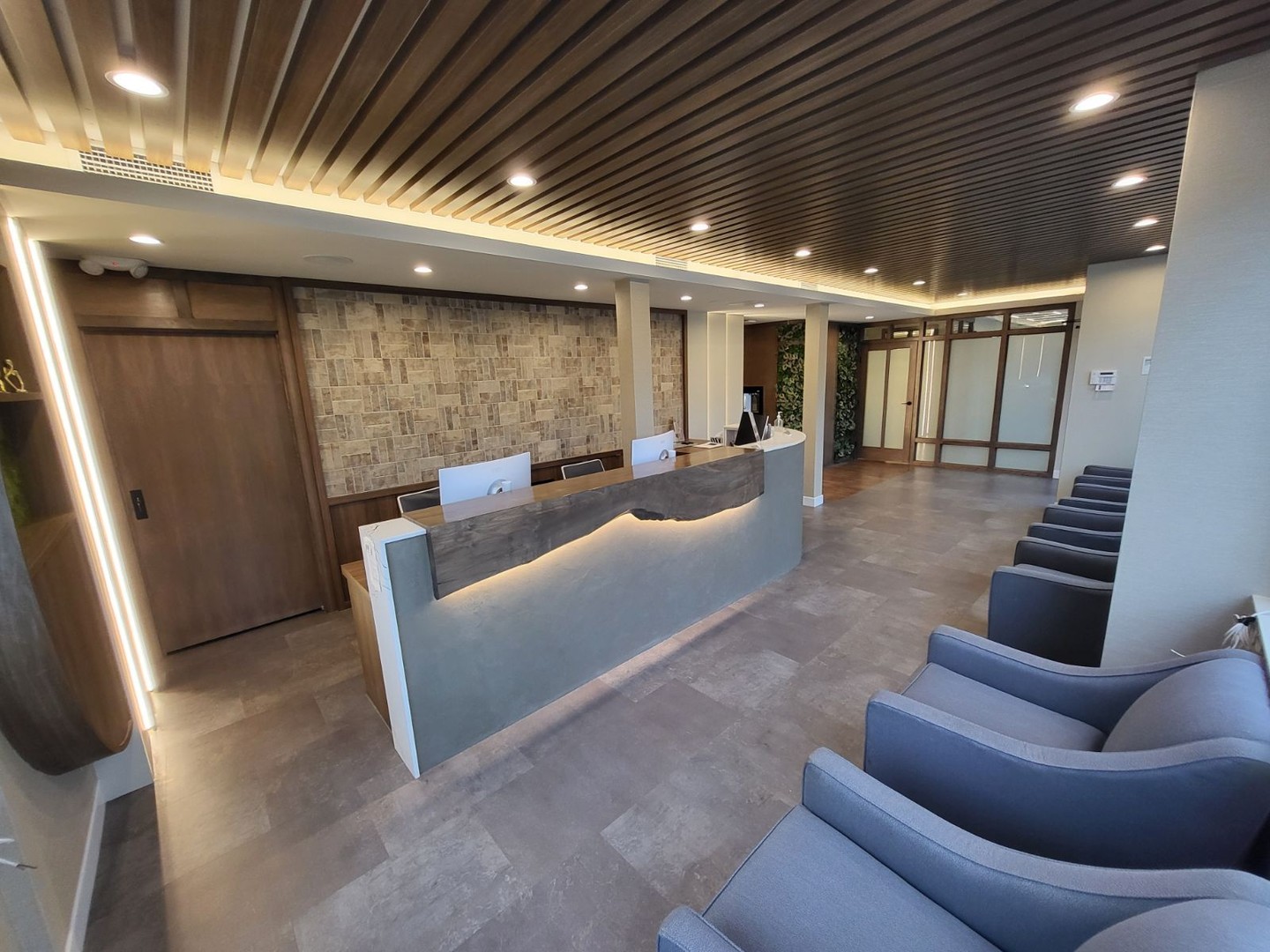 ✨ This is what great commercial lighting can do for a space. ✨
We just wrapped up this incredible project at Moss Street Dental in Victoria and honestly, that front desk feature lighting speaks for itself. 😍
Pot lighting, architectural accents, and a show-stopping focal point at reception. This is what Four Peaks Power does.
Got a commercial space that deserves the same treatment? Let's talk.
📞 1-250-277-3588
👉 Link in bio to see the full project!
#CommercialLighting #ElectricalContractor #OfficeDesign #LightingDesign #LocalBusiness