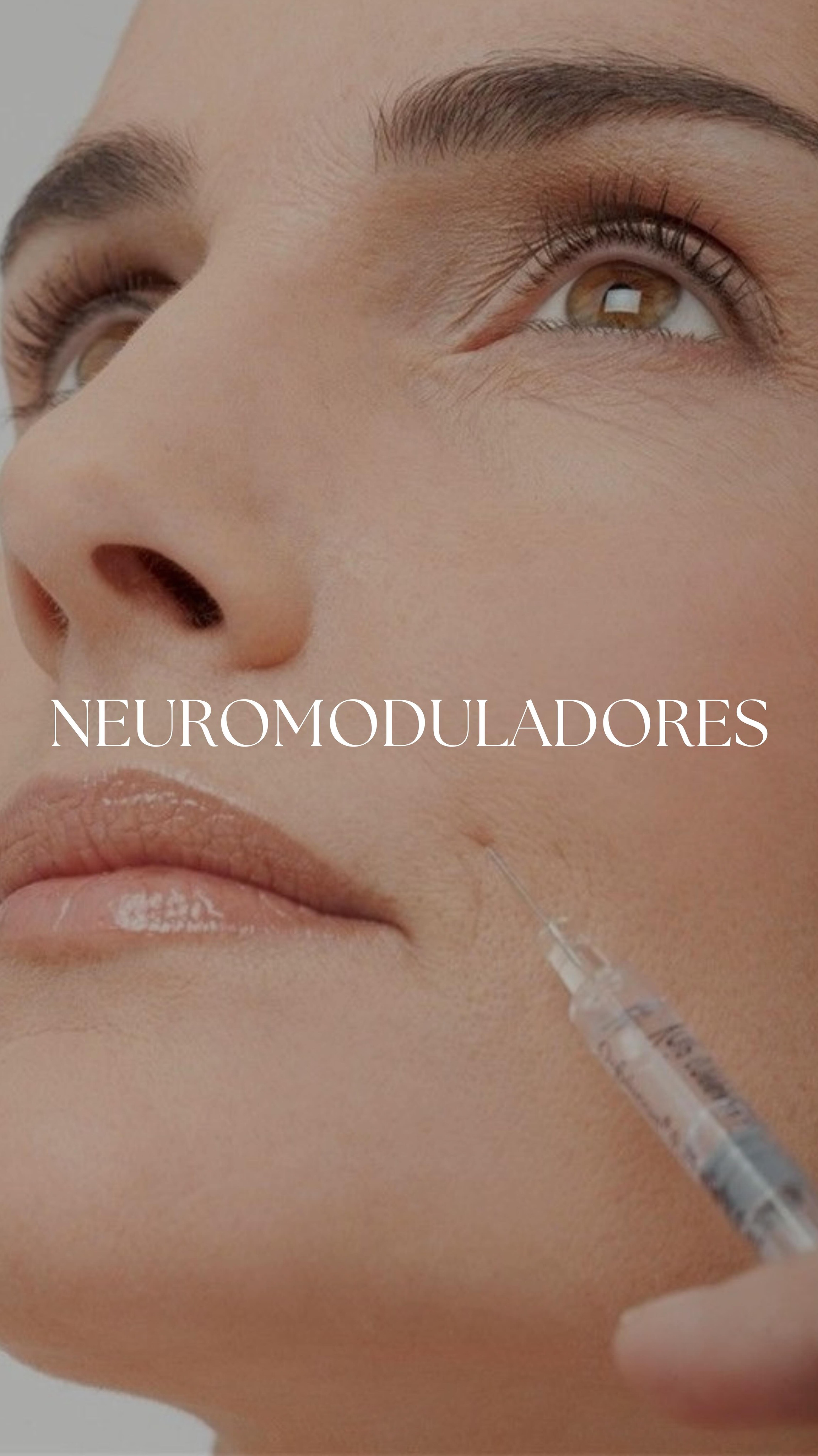 A muchas personas les da miedo usar neuromoduladores. Y es lógico: existe mucha desinformación y, a veces, miedo a perder naturalidad.
Por eso, hablamos con la @elisaharoundiaz , miembro del equipo de @estheamedica , para que nos explique su criterio a la hora de indicarlos.
La clave no está en seguir una moda, sino en hacer una valoración individual de cada rostro, entender su dinámica facial y tratar solo aquello que realmente puede beneficiar al paciente.
El objetivo no es congelar ni transformar, sino suavizar, equilibrar y mantener la expresión de forma natural.
#Neuromoduladores #MedicinaEstética #EstheaMédica #BellezaNatural #ResultadosNaturales