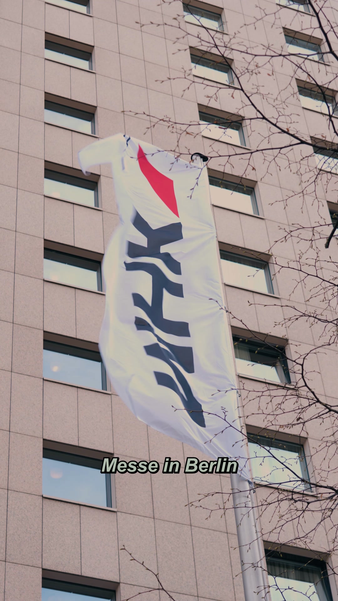 Erfolgreiche Tage auf der MHK Messe in Berlin liegen hinter uns 🙌
Tolle Gespräche, neue Kontakte und jede Menge Inspiration.
Danke an alle, die dabei waren – wir freuen uns auf das, was kommt! 🚀
#handwerk #fugenlos #malerundlackierer #tapete #fftextil #messe #mhk #kontakte #gespräche #inspiration