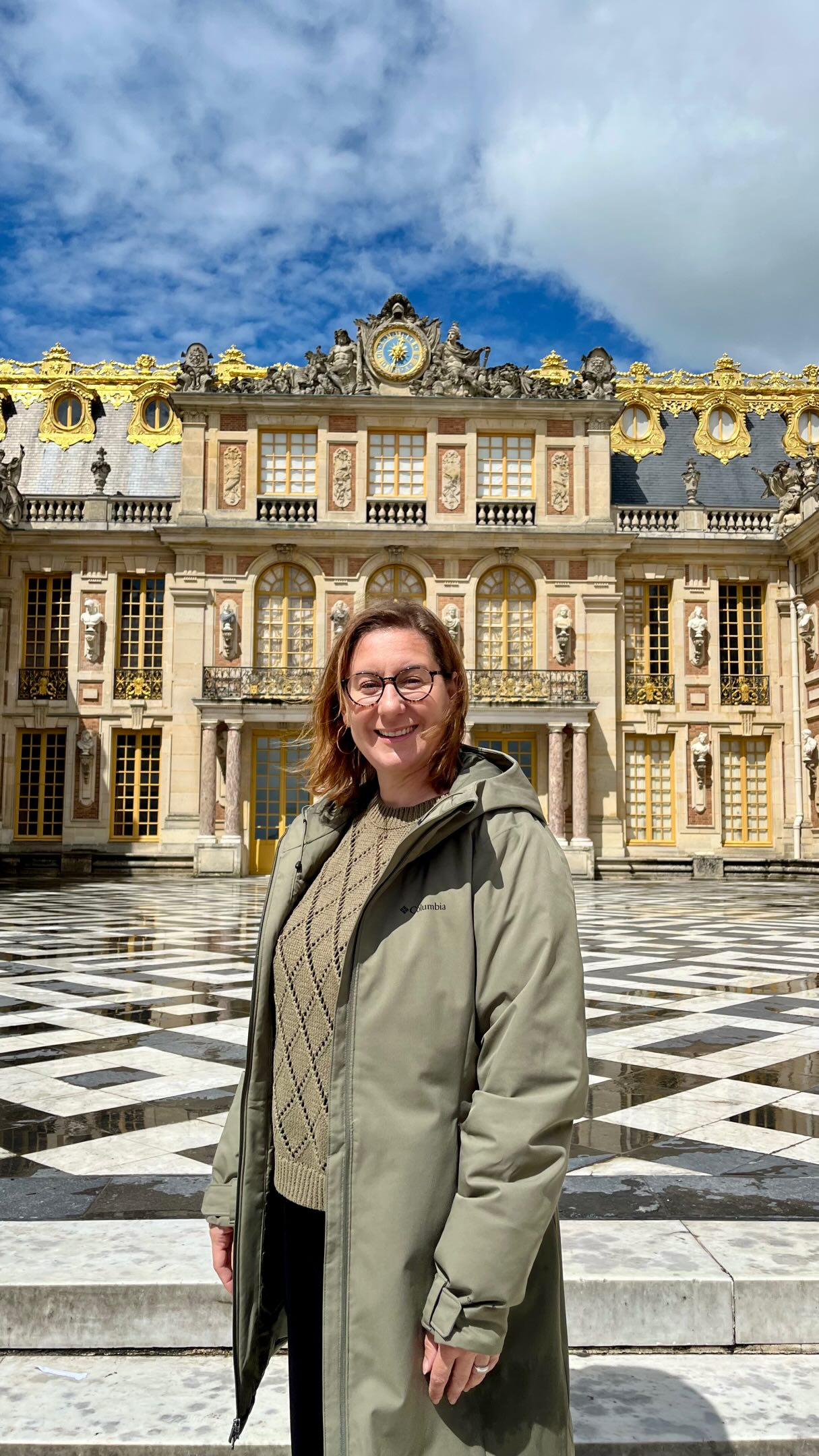 V•E•R•S•A•I•L•L•E•S
▶️ Dis-moi, quel château as-tu déjà visité ??
Je suis fan d’histoire moderne et plus particulièrement de Louis XIV alors cette petite journée à Versailles était évidemment géniale.
Le château, les jardins, le hameau de la reine sont des endroits vraiment magnifiques !!!
Il fallait donc je garde une petite trace par ici de ce chouette moment même si c’était un temps d’octobre 😆 !
Bref, j’adore Versailles 🌞 !
Bonne soirée
Maitresselili_lh ✨
#maitresselililh #teampe #cm2 #cm1 #maitresse