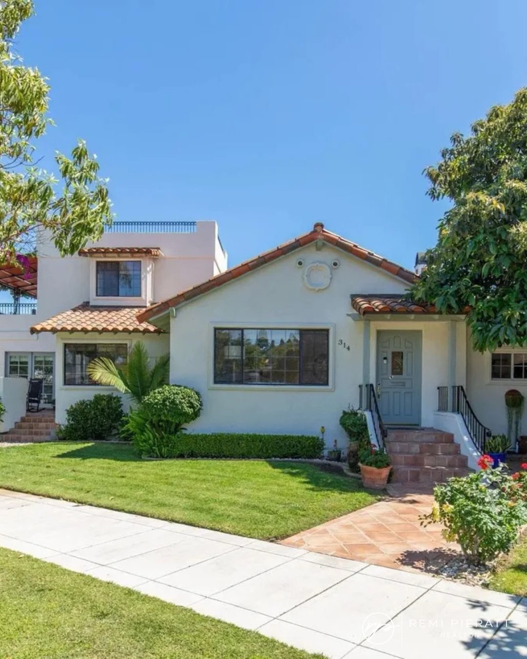 Open House in Coronado Tomorrow ✨🏡
📍 314 Glorietta Pl, Coronado, CA 92118
🗓 Saturday, April 25 | 2–4 PM
Situated on a prime corner lot just moments from Tidelands Park, this beautifully updated 3 bed, 3 bath home offers the best of coastal indoor-outdoor living.
Step inside to a light-filled, open layout with rich hardwood floors and a sleek, modern kitchen that anchors the main living space, perfect for both everyday living and entertaining. The first-floor primary suite offers comfort and privacy with direct patio access, creating a seamless indoor-outdoor flow.
Enjoy three private patios, an oversized bonus room with flexibility for a 4th bedroom, office, or den, and a stunning rooftop deck with sweeping views of the San Diego skyline and Coronado Bridge 🌅
All of this on the bayside of Coronado, just moments from waterfront paths, the Ferry Landing, and local favorites like Coronado Brewing Company and Tartines, offered under $3M.
Come experience it in person this weekend 🤍
🖤 Remi Pieratt
📞 619.972.7364
🖋 Compass | DRE 01764378
〰 remi.pieratt@compass.com
#CoronadoRealEstate #OpenHouseSanDiego #CoastalLiving #LuxuryHomesSD #CompassRealEstate