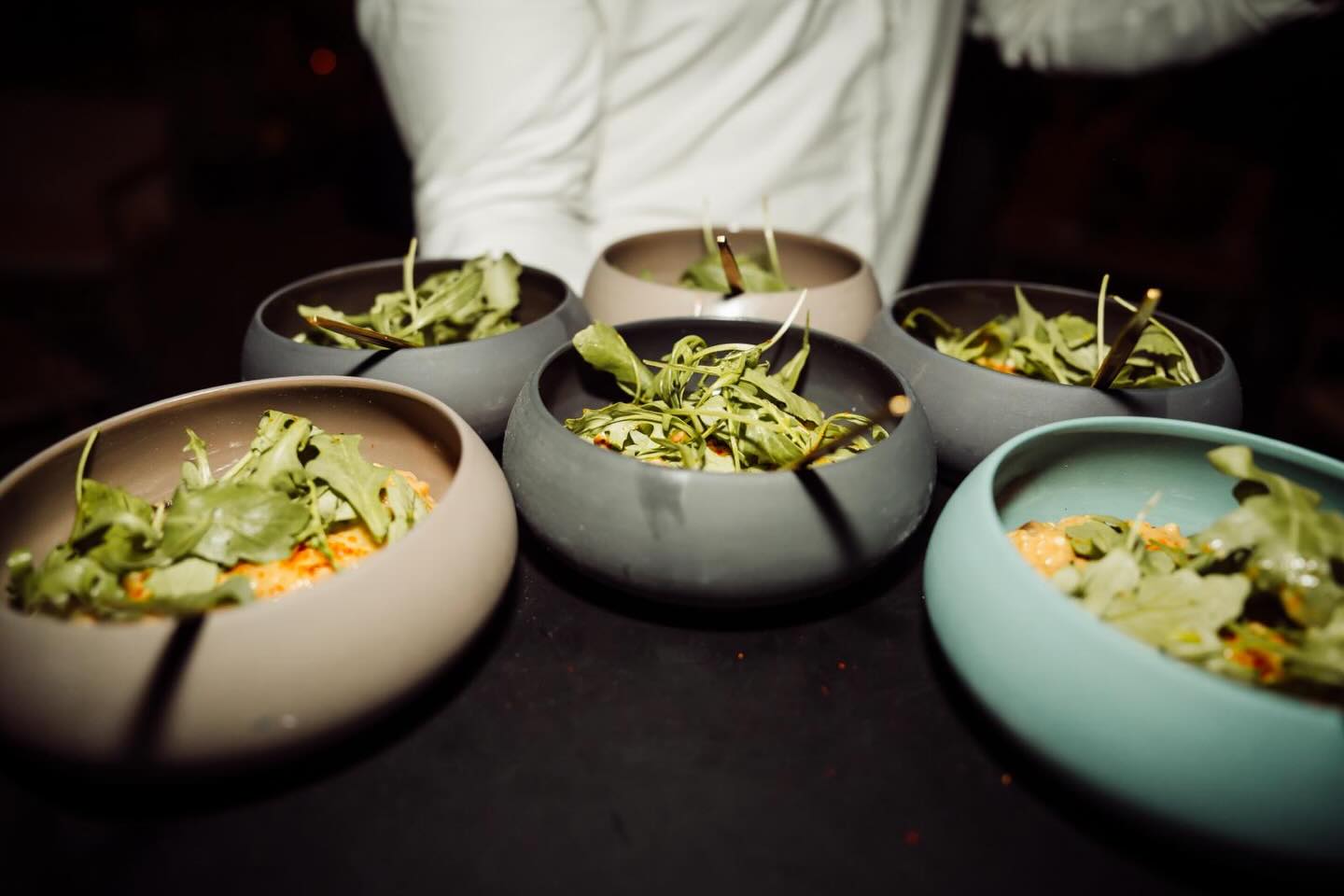 Miam Miam 🤤 creative, delicious and beautifully presented. We work with so many talented chefs who bring their signature flair to your event.
@novelle_traiteur photographed by the exceptional @teriv_photography
