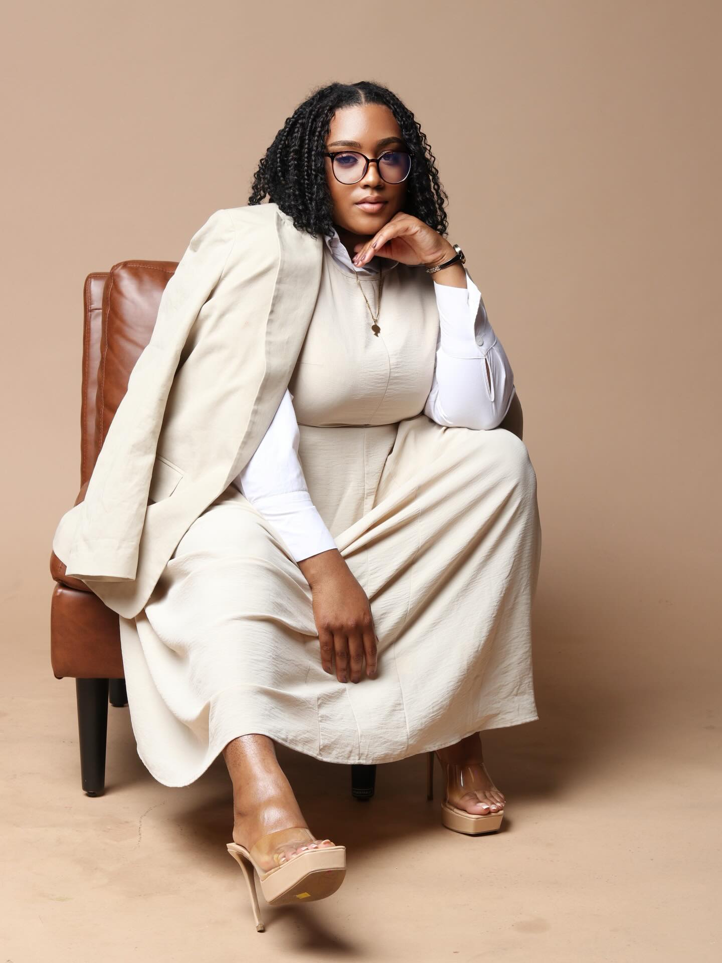 2- More Days to 29 and I’m reminded of how many versions of me I tried on in my 20’s.
These photos were the from a day of forcing myself to show up because I was making too many excuses.
📸: @djframes
#faith