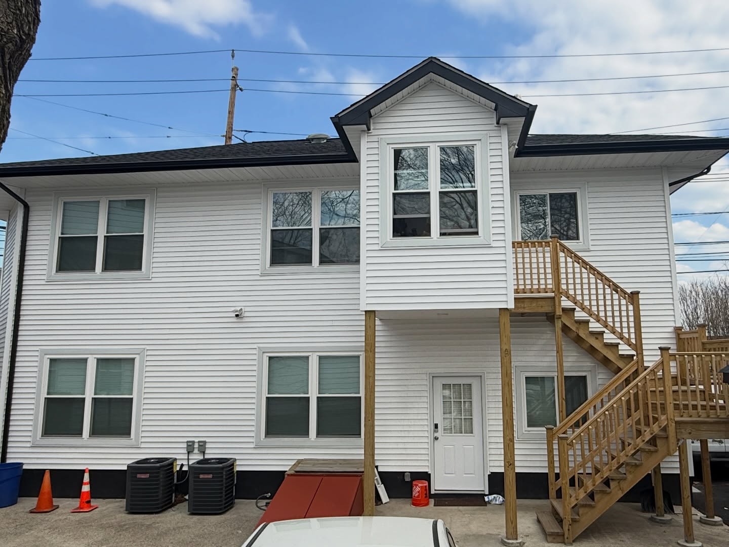 Complete house makeover from top to bottom. Everything's new, from studs to floor joist, walls, new layout. Breathed a new life into this house thanks to @aceremodelingnj