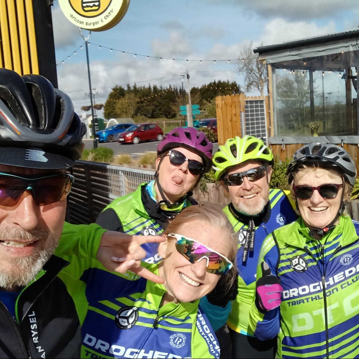 Weekend training rewind - between long runs, our local Parkrun in Oldbridge and multiple cycles taking place - team DTC took full advantage of the sunny weather! The smiles say it all! ☀️☀️