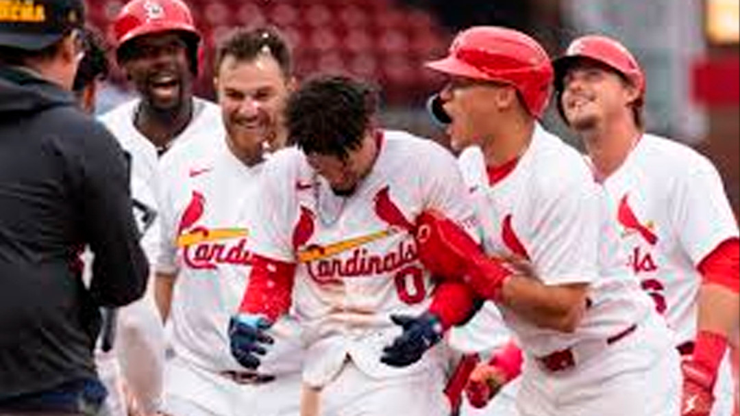 Los Cardinals sorprenden con un 7-5 en plena reconstrucción. Jordan Walker y JJ Wetherholt lideran un inicio que ilusiona, pero el pitcheo sigue siendo la gran incógnita. Link in Bio #STLCards #Cardinals #Baseball #MLB #JordanWalker