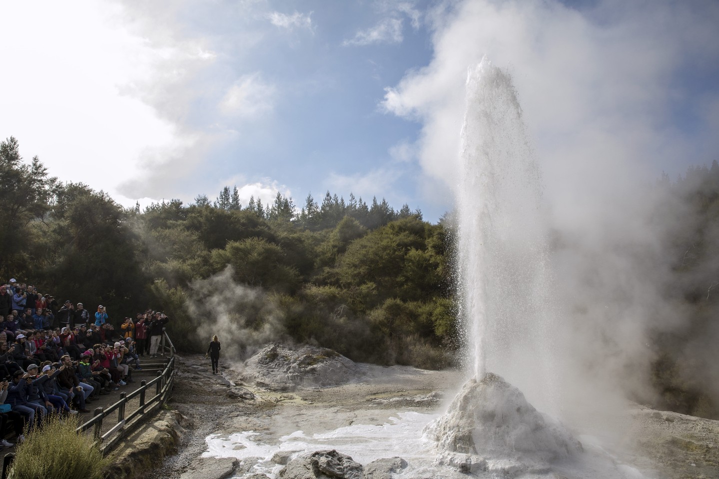 Discover Rotorua, thoughtfully explored 🌏
Rotorua’s geothermal landscapes reveal themselves differently depending on how you experience them — and that’s where thoughtful planning makes all the difference.
Some places invite you to slow down and take it in, while others feel more dramatic and powerful. Understanding that contrast is what turns a visit into something far more memorable.
Knowing where to go — and when — shapes the entire experience.
📍Pōhutu Geyser, Rotorua
📩 Read our latest blog for a deeper guide to Rotorua’s geothermal highlights.
#JourneySouthTravel #Rotorua #NewZealandTravel #GeothermalNZ #ThingsToDoNZ #TravelPlanning #NorthIslandNZ #ExploreNewZealand #TravelTips #BucketListTravel