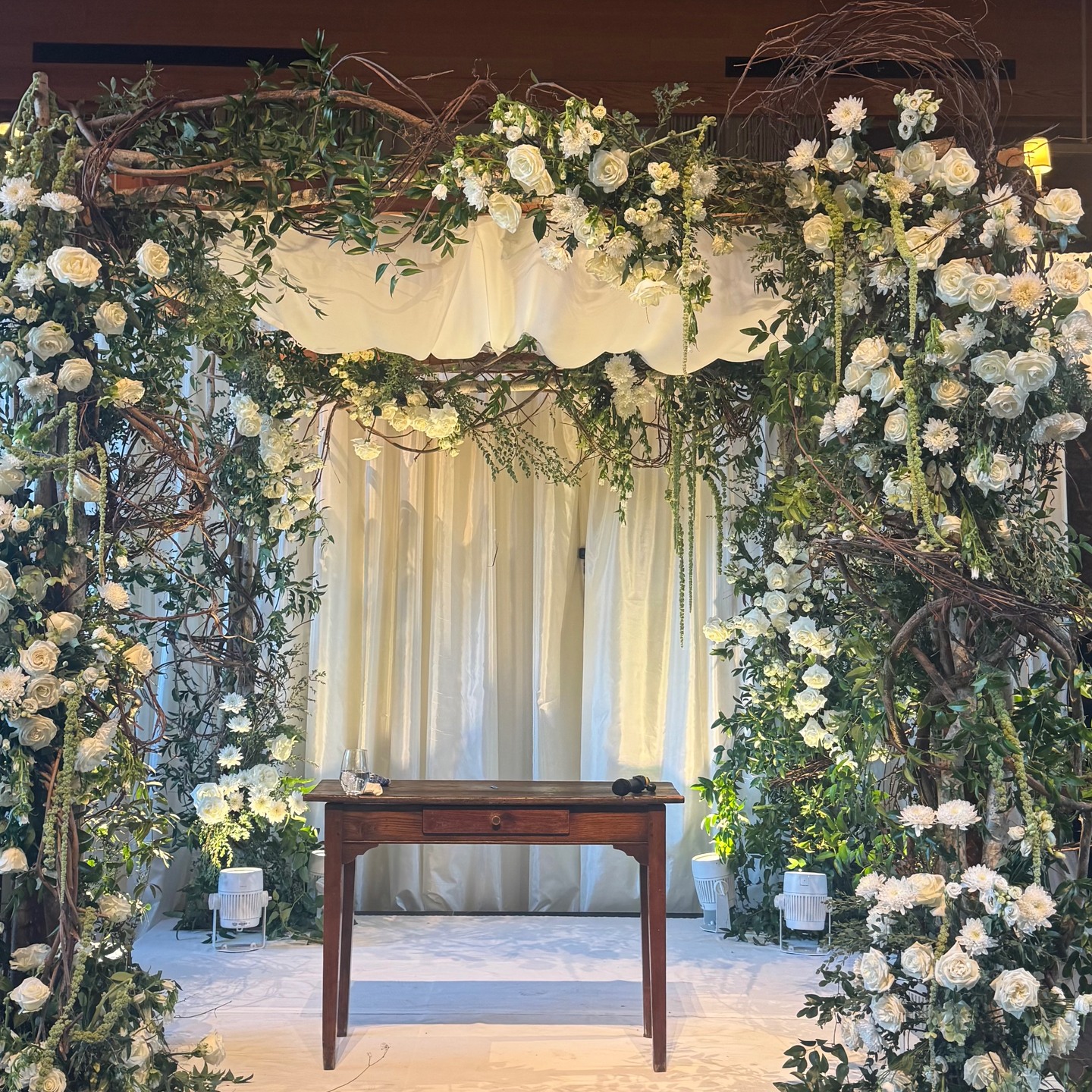 WE ARE BACK to repurposing event flowers for 2026!🎉 We begin this season with a BIG thank you to the Salomon family who kindly donated the flowers from Gabi & Nathan's wedding. These beautifully designed florals by @ruthridgewaydesigns were turned into 100 bedside arrangements for the residents at Civita Nursing Home Care in Stamford. They were absolutely thrilled! A big thank you also goes to our Leadership Team who kicked off our 1st repurposing this year.👏 @hebrewizards