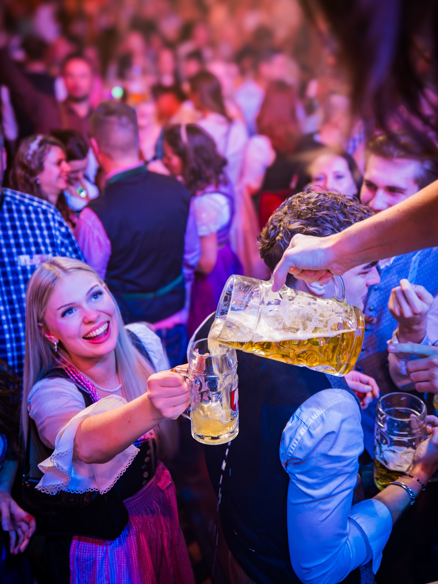 Ein Blick reicht. 👀
Und du weißt, wo du hingehörst. 🥨🍻
Jetzt Tickets sichern! 🎟️
📸 @jonrenker
#dasleipzigeroktoberfest #leipzig #oktoberfest #leipzigevents leipzigerwiesn