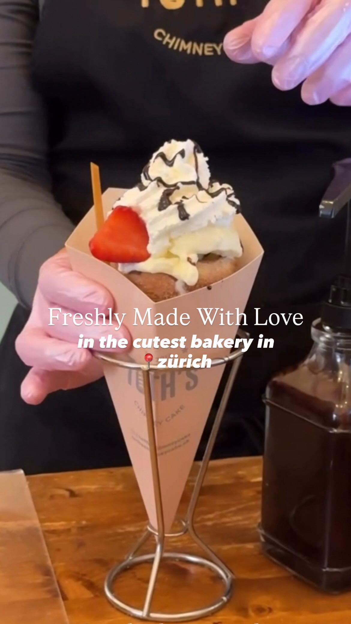 In the cutest bakery in Zũrich - freshly baked with Love💗Come and get your delicious Chimney Cake at Toth’s #tothschimneycake #zurich #bakery #foodstagram #love