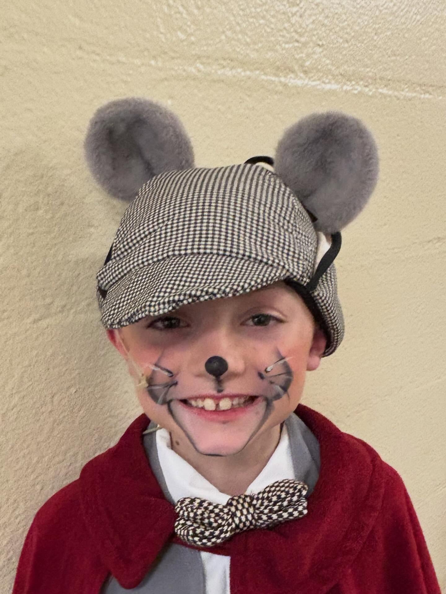Some more pics of our fabulous cast of Aristocats! 🐾 🎭