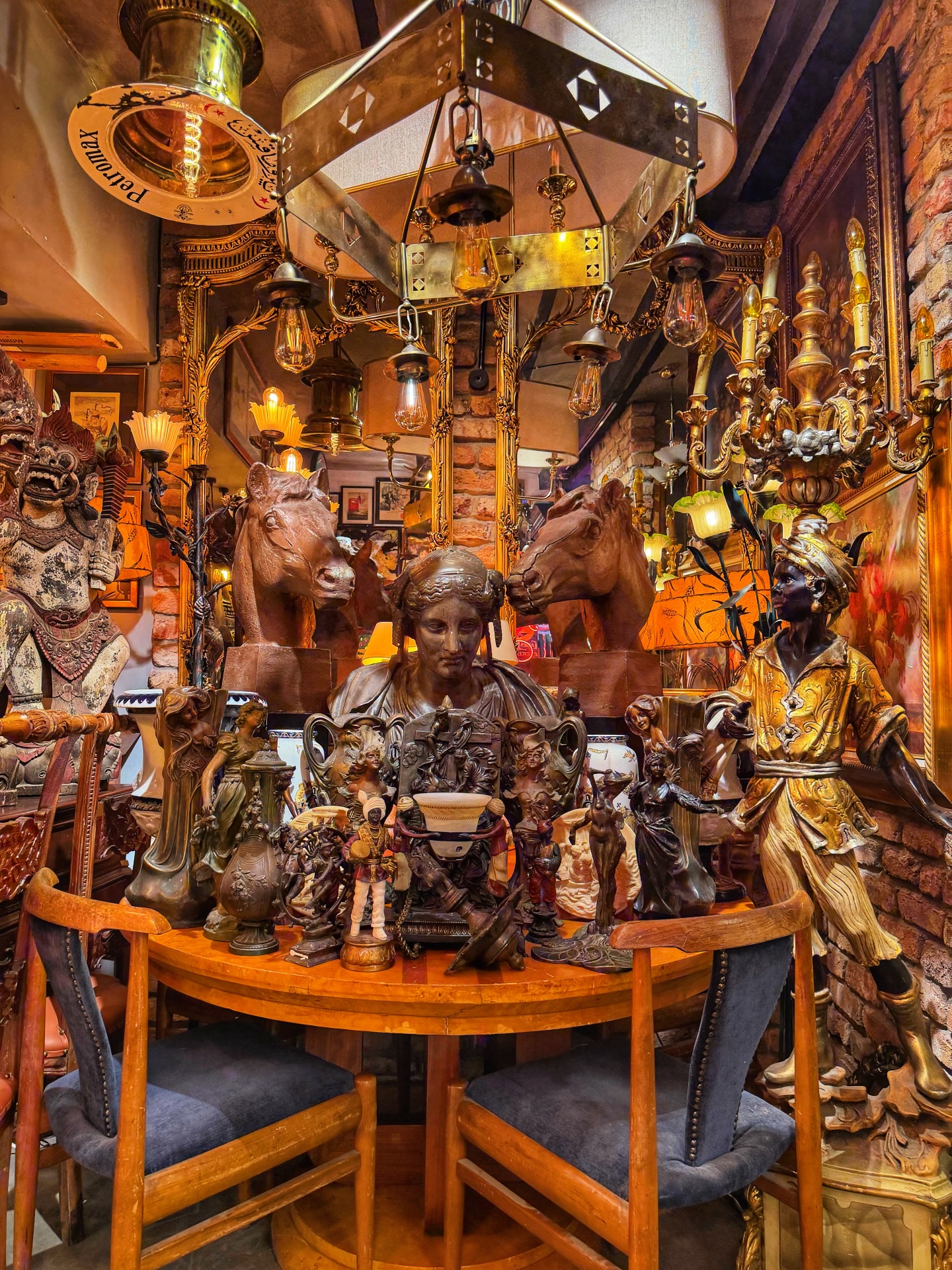 #AntiqueStore #AntiqueDealer #VintageShop #VintageStore #AntiqueCollectibles